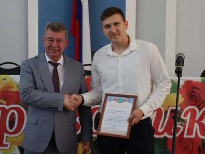 Роман Волошин поздравил работников строительной отрасли Батайска