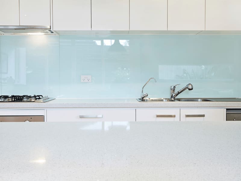 Glass splashbacks Repair & Replacement 24/7 in Sydney CBD - Glass Squad