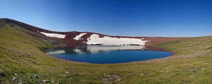 Hiking Mount Azhdahak