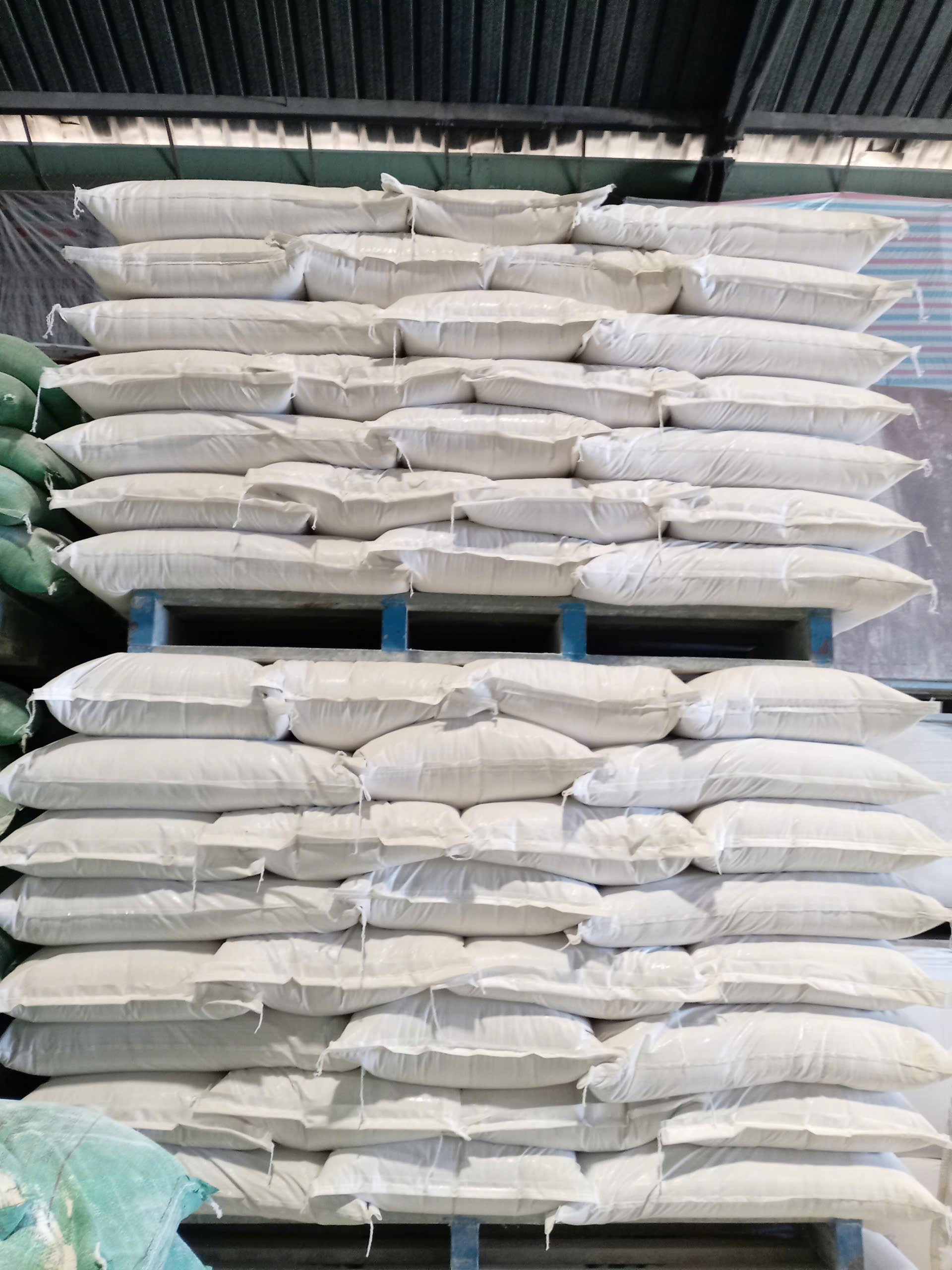 Bột trấu đóng bao 25kg dùng cho thức ăn chăn nuôi - Trường Thịnh