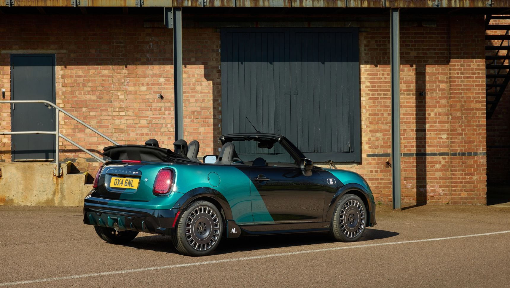 MINI_s_one-off_JCW_Convertible_a_bespoke_MINI.01_built_by_hand_at_Oxford