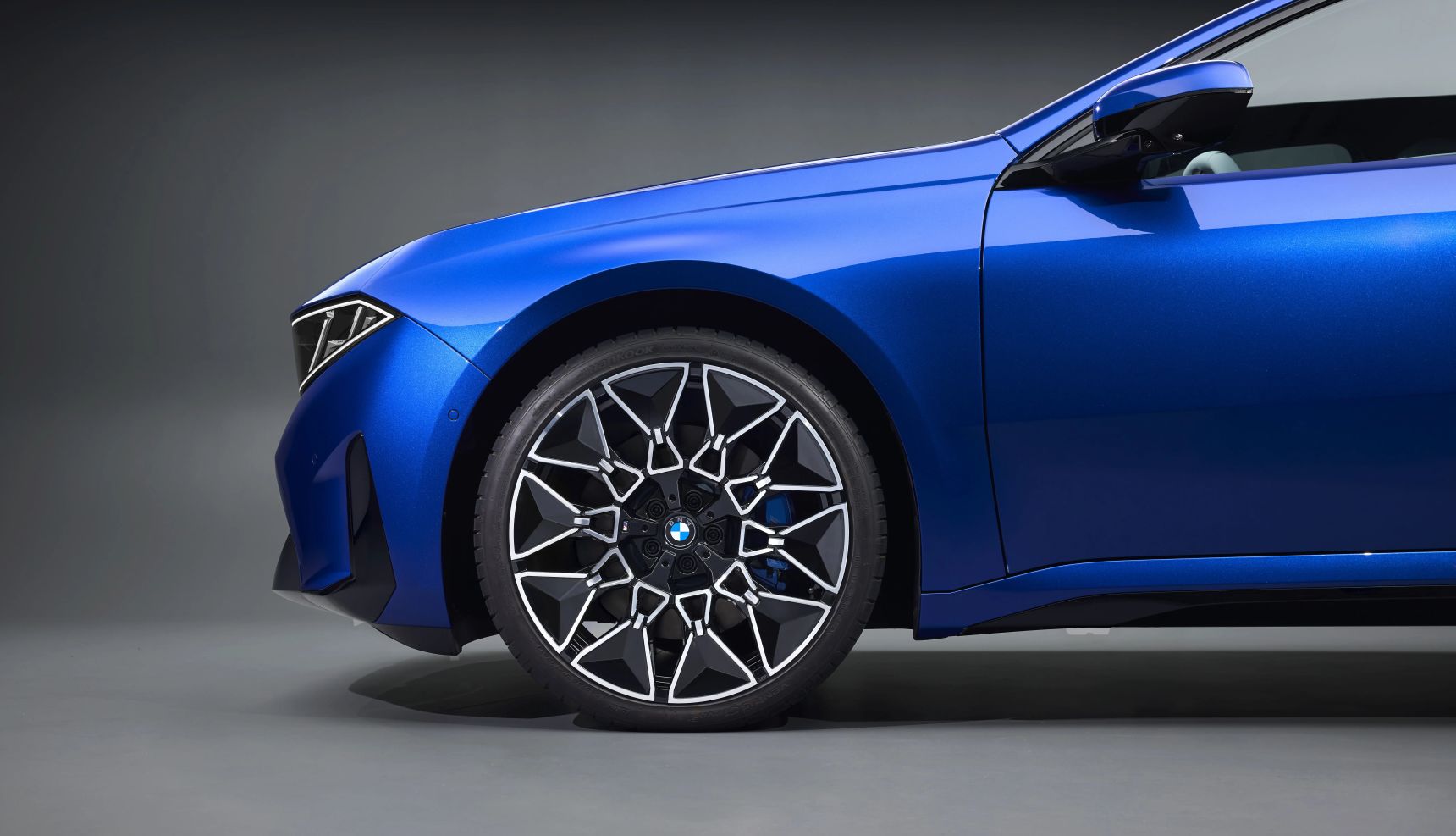 2026_BMW_i3_Exterior_M_Le_Castellet_Blue_HD_Wallpaper