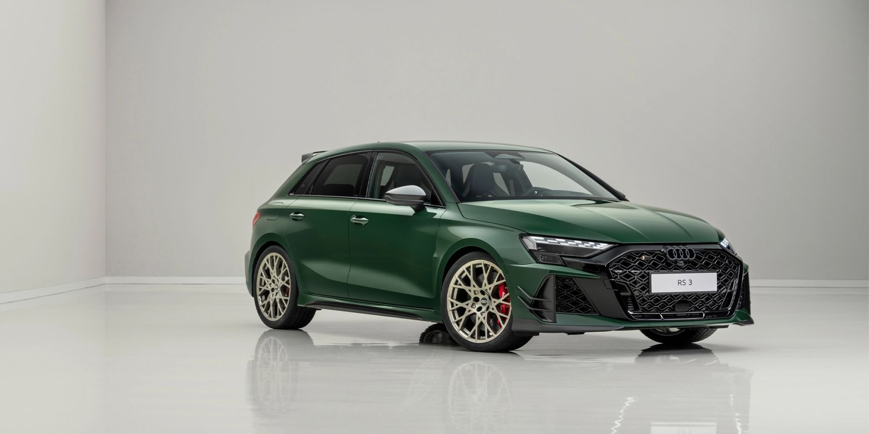 Audi_RS3_Competition_Limited_50_Years_Of_Five_Cylinders_Special_Malachite_Green_Paint_Exterior_Wallpaper_HD