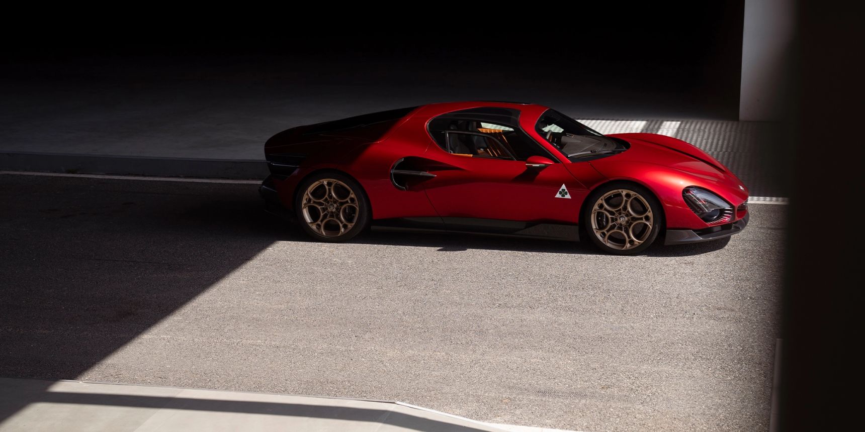 2026_Alfa_Romeo_33_Stradale_Car_Design_Of_The_Year_Portugal_Wallpaper_HD