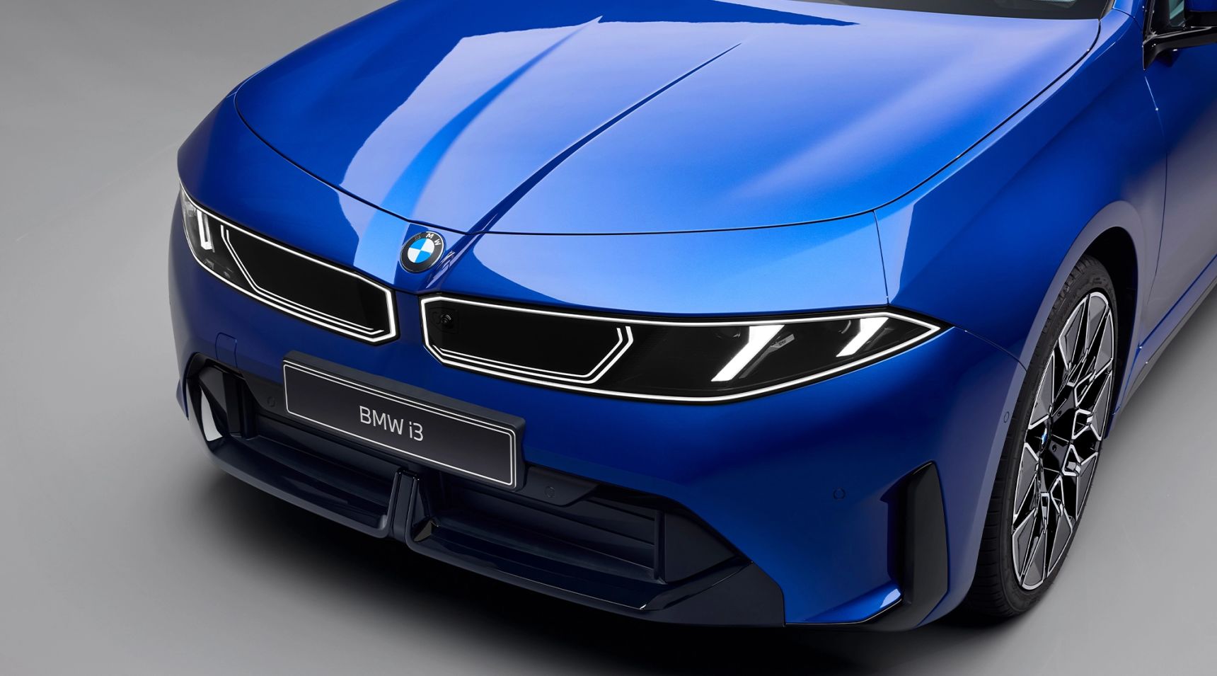 BMW_unveils_the_new_i3-_the_all-electric_3_Series_that_could_redefine_the_segment