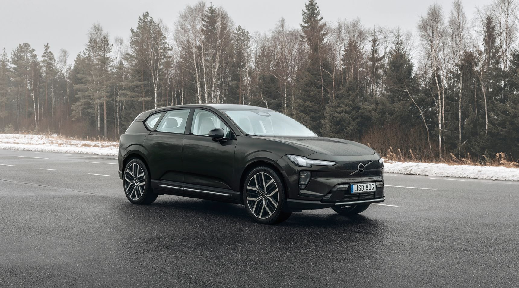 Volvo_EX60_demand_explodes-_production_ramp-up_already_underway_wallpaper_hd