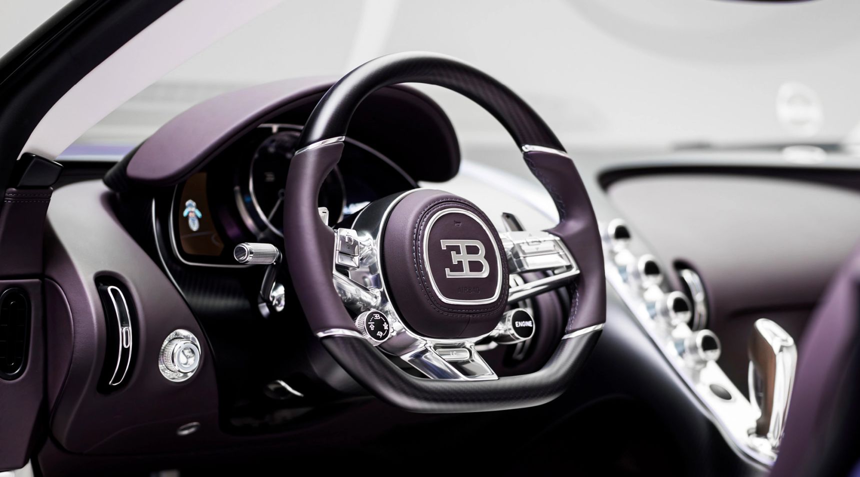 Bugatti_W16_Mistral_Caroline_-_a_hypercar_inspired_by_flowers_family_and_the_end_of_an_era