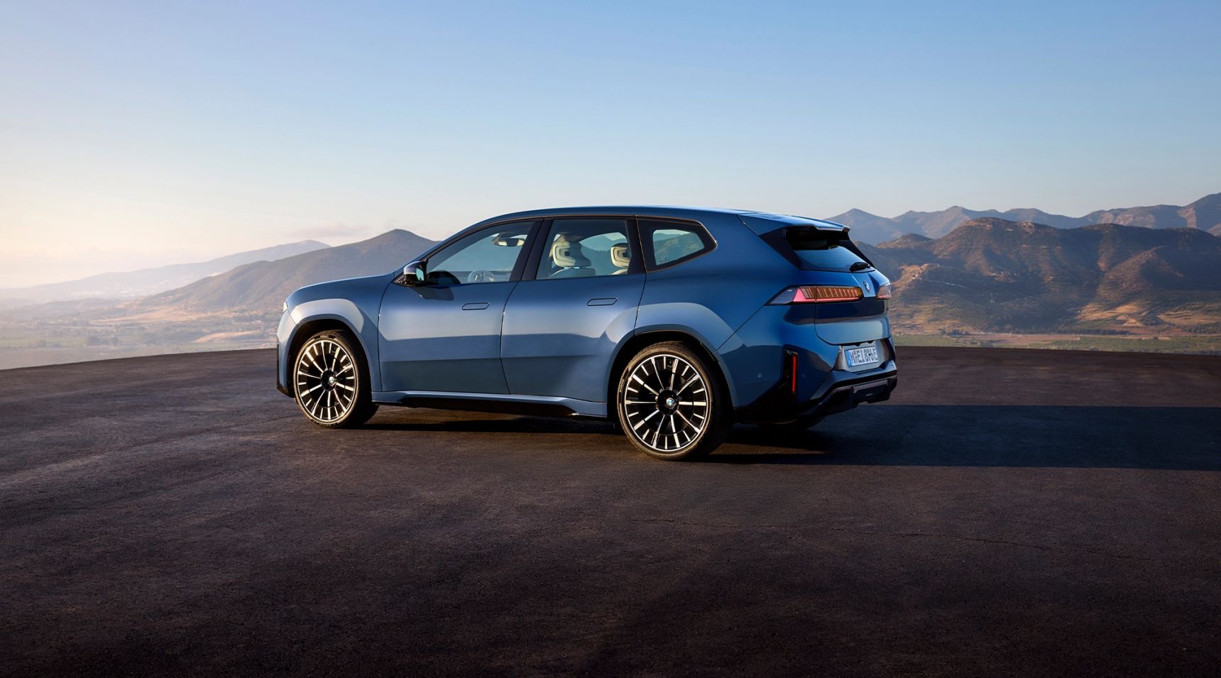 BMW iX3 40 Arrives: The Neue Klasse Electric SUV Becomes More Accessible