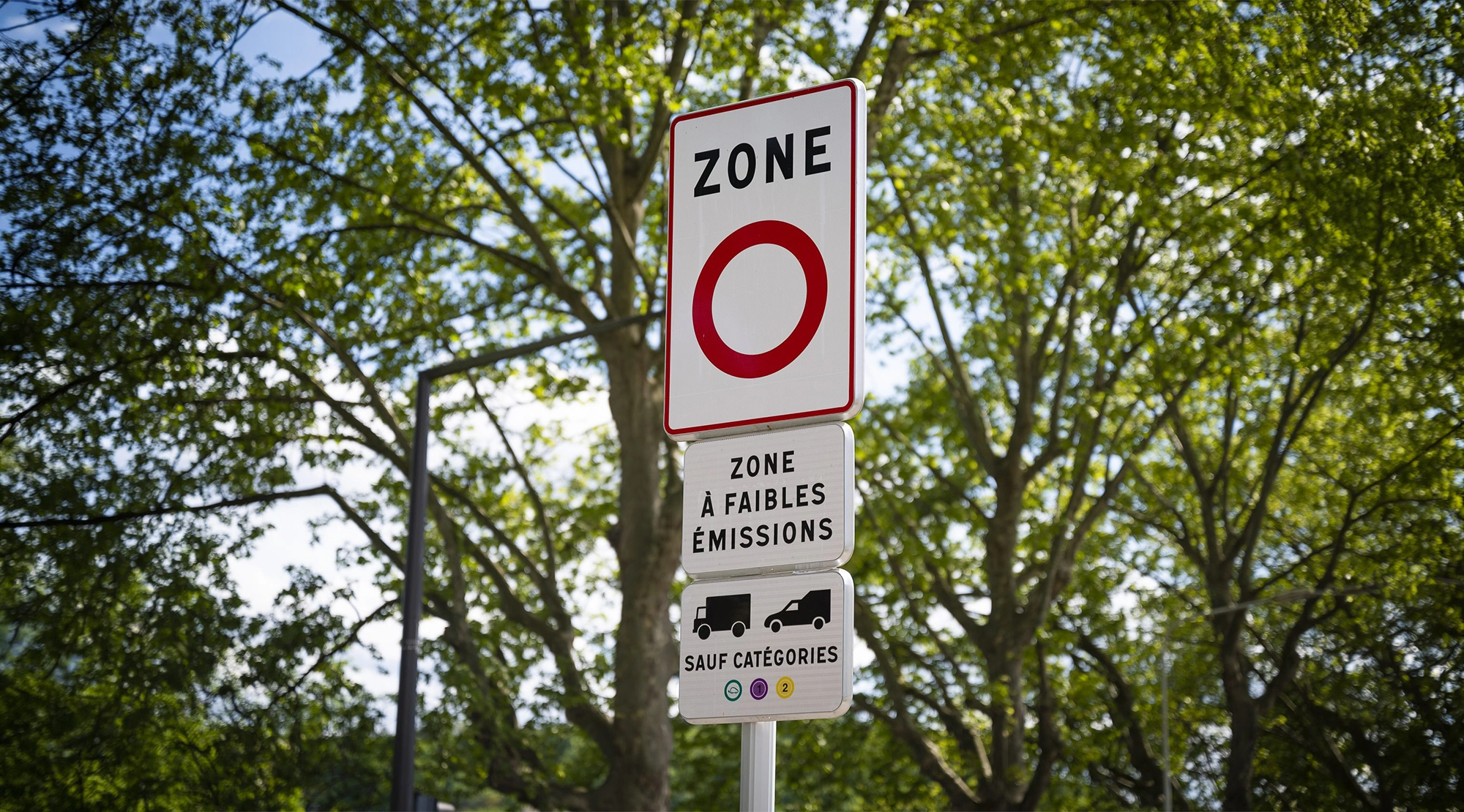 France scraps low-emission zones: millions of cars return to cities ...