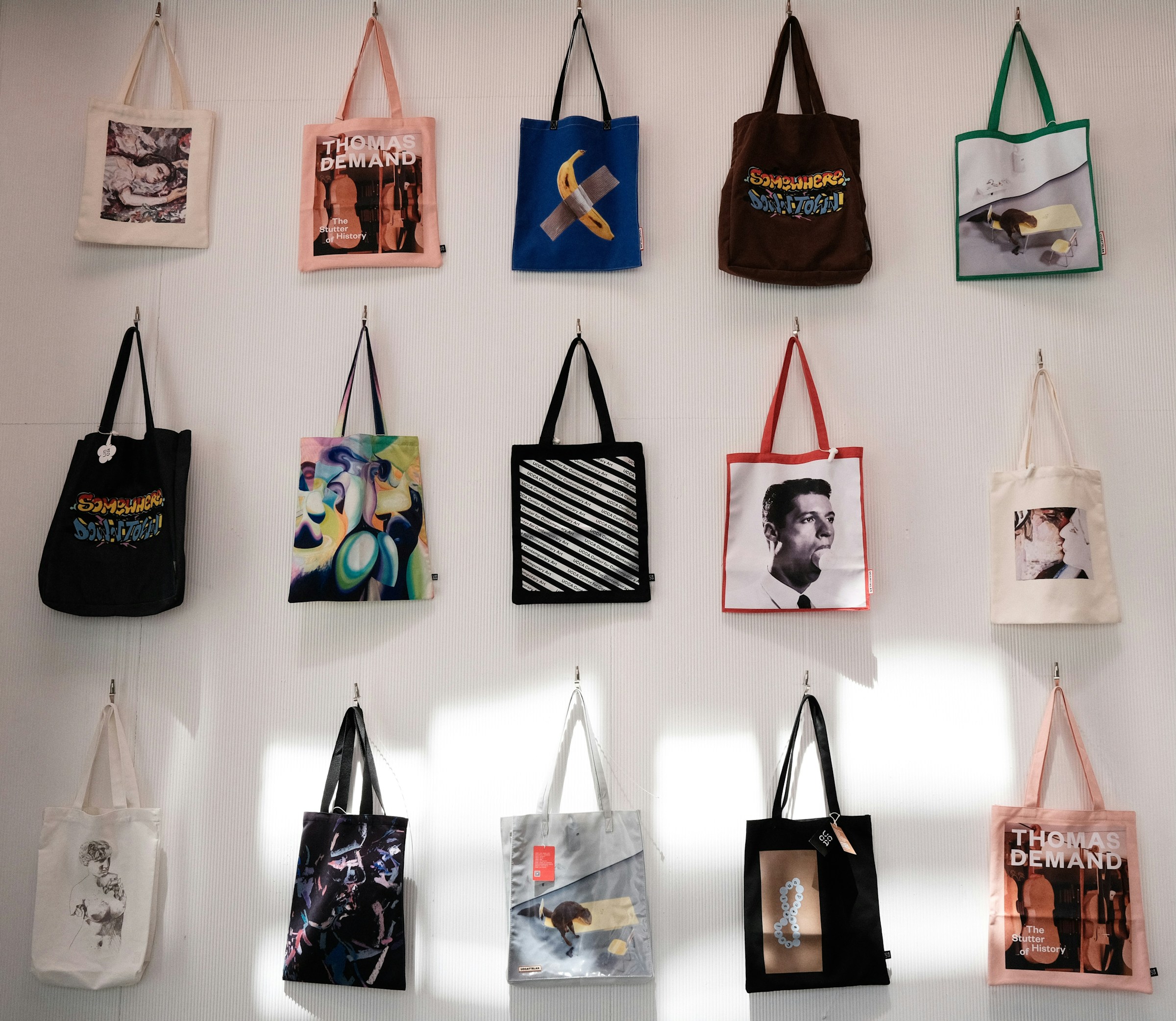 tote bags with artworks