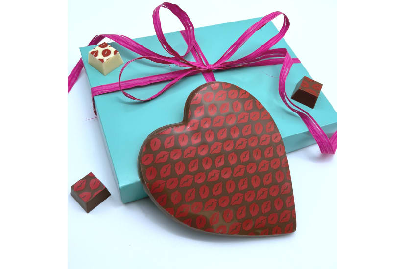 Large Solid Milk Chocolate Heart Kiss Gift