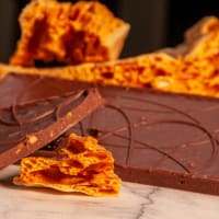 Yorkshire Honeycomb 38% Milk Chocolate Bar (FREE DELIVERY)