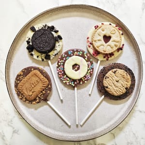 Biscuit Bonanza Letterbox Lollipop Set