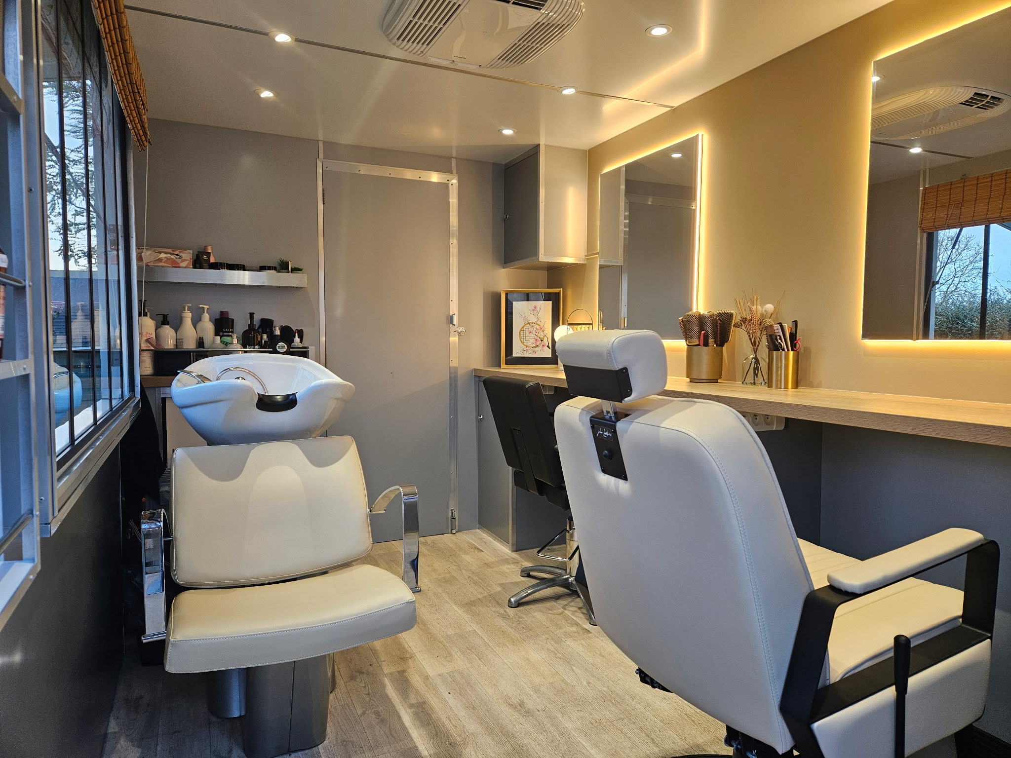 Styliste professionnel au travail