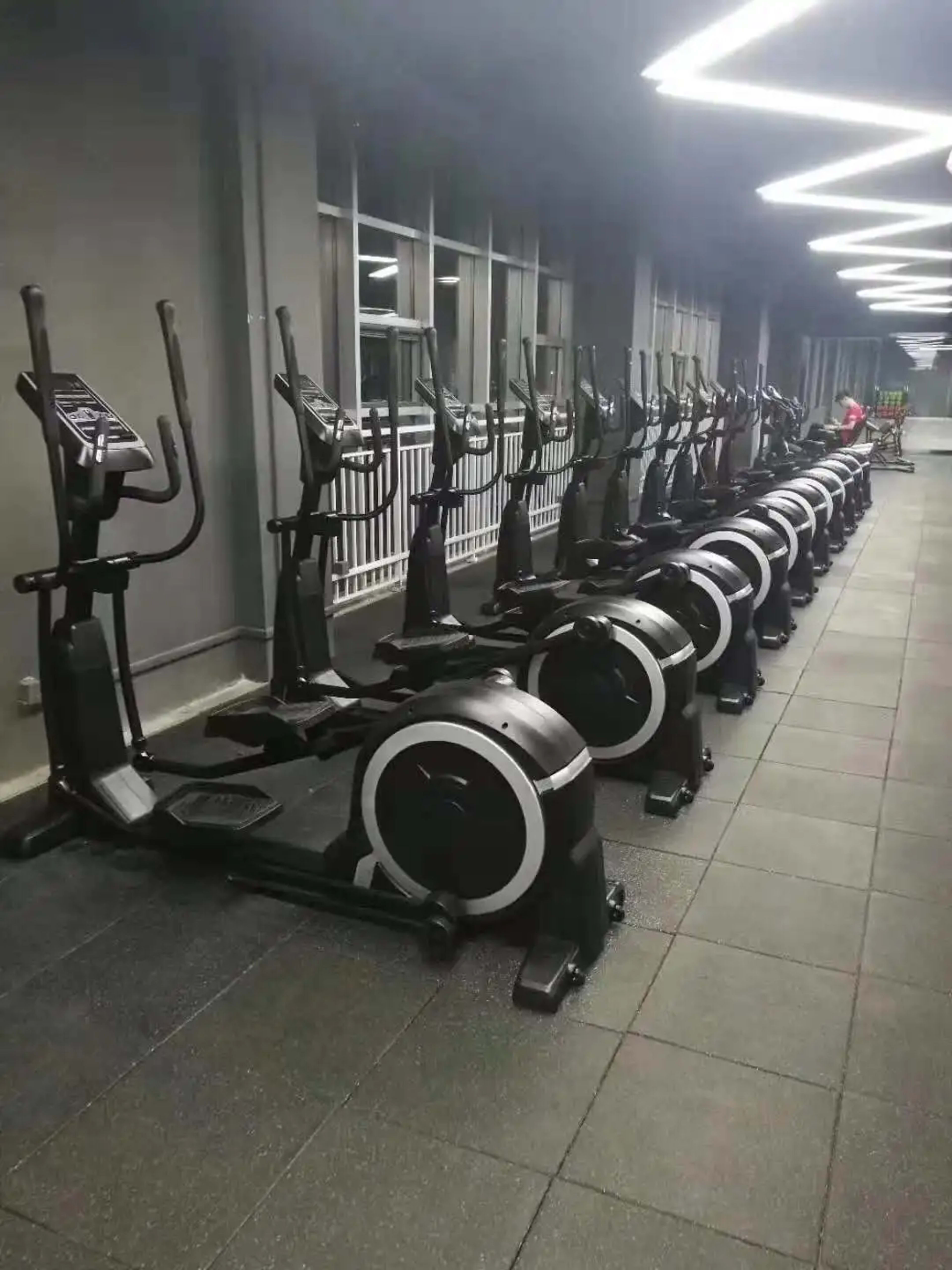GYM Elliptical SRJOINFIT Commercial Indoor Fitness Equipment OEM Elliptical Instrument Space Walk Machine Gymnasium 5