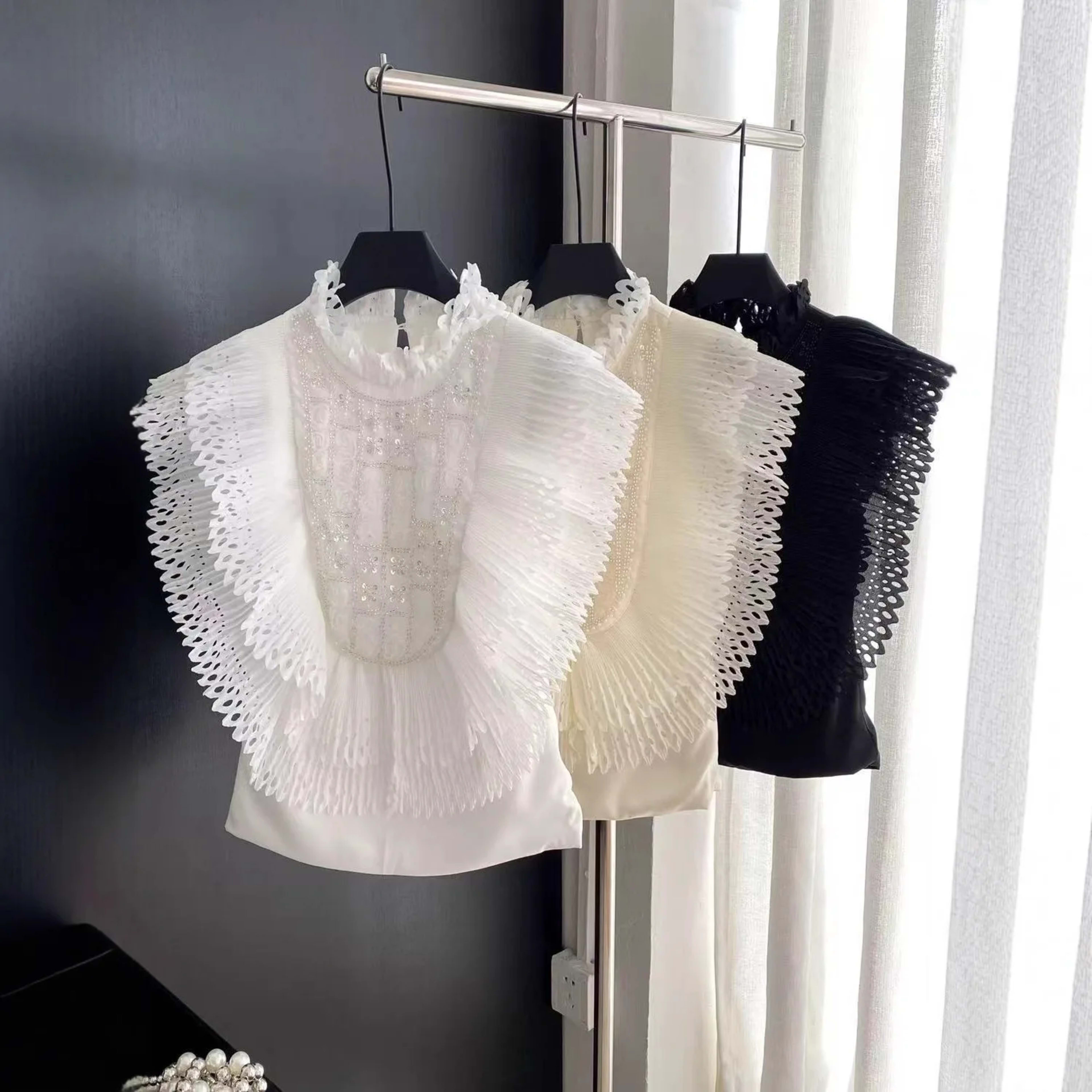 Top Blouse Women Sleeveless Ruffled Pleating Patchwork Stand Collar Blouses Beading Female Tops Summer Shirt Office Lady 1