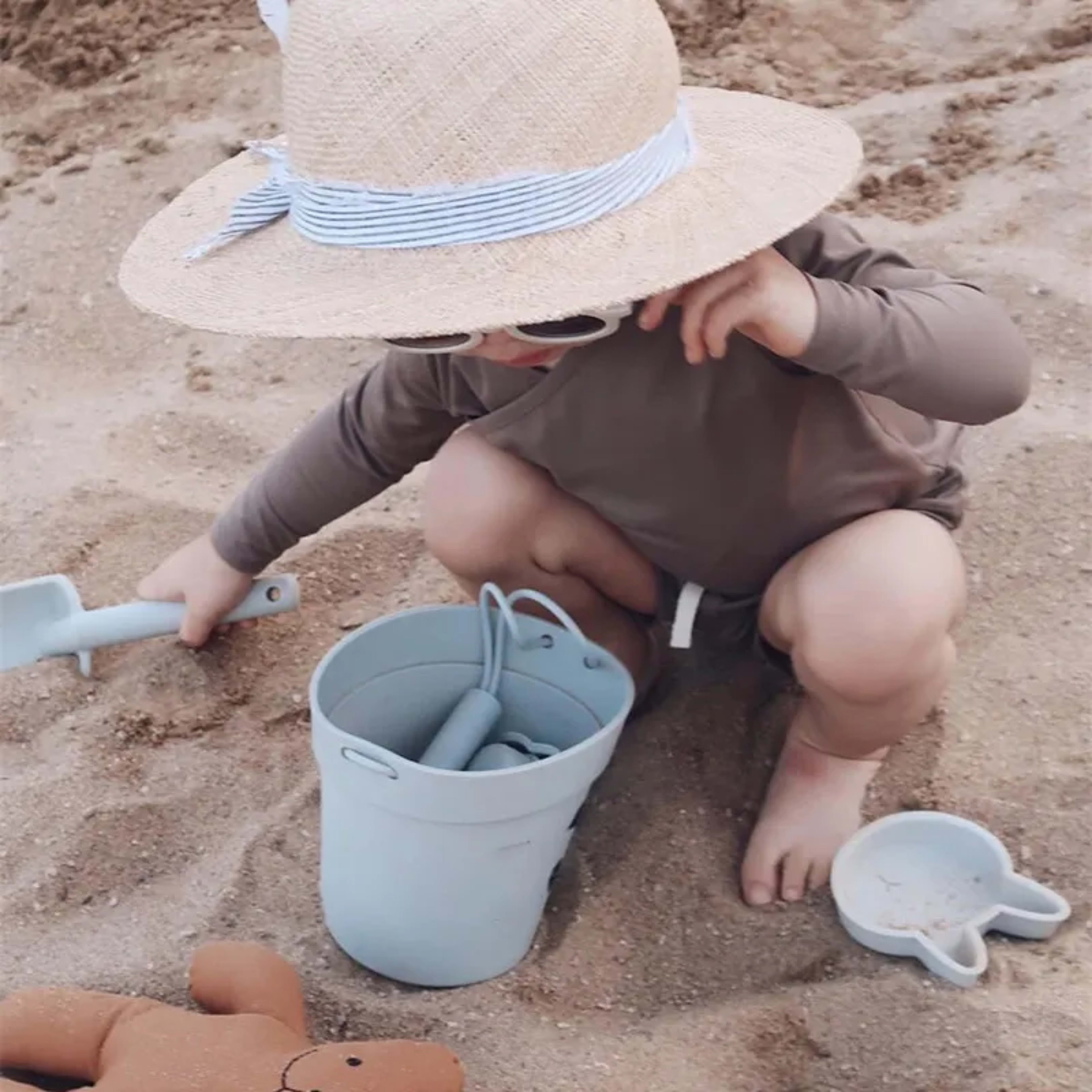 Kids Silicone Beach Toys for Kids Baby Sandbox Beach Toy Set with Bucket Shovel Other Accessories Water Game Play Outdoo 2
