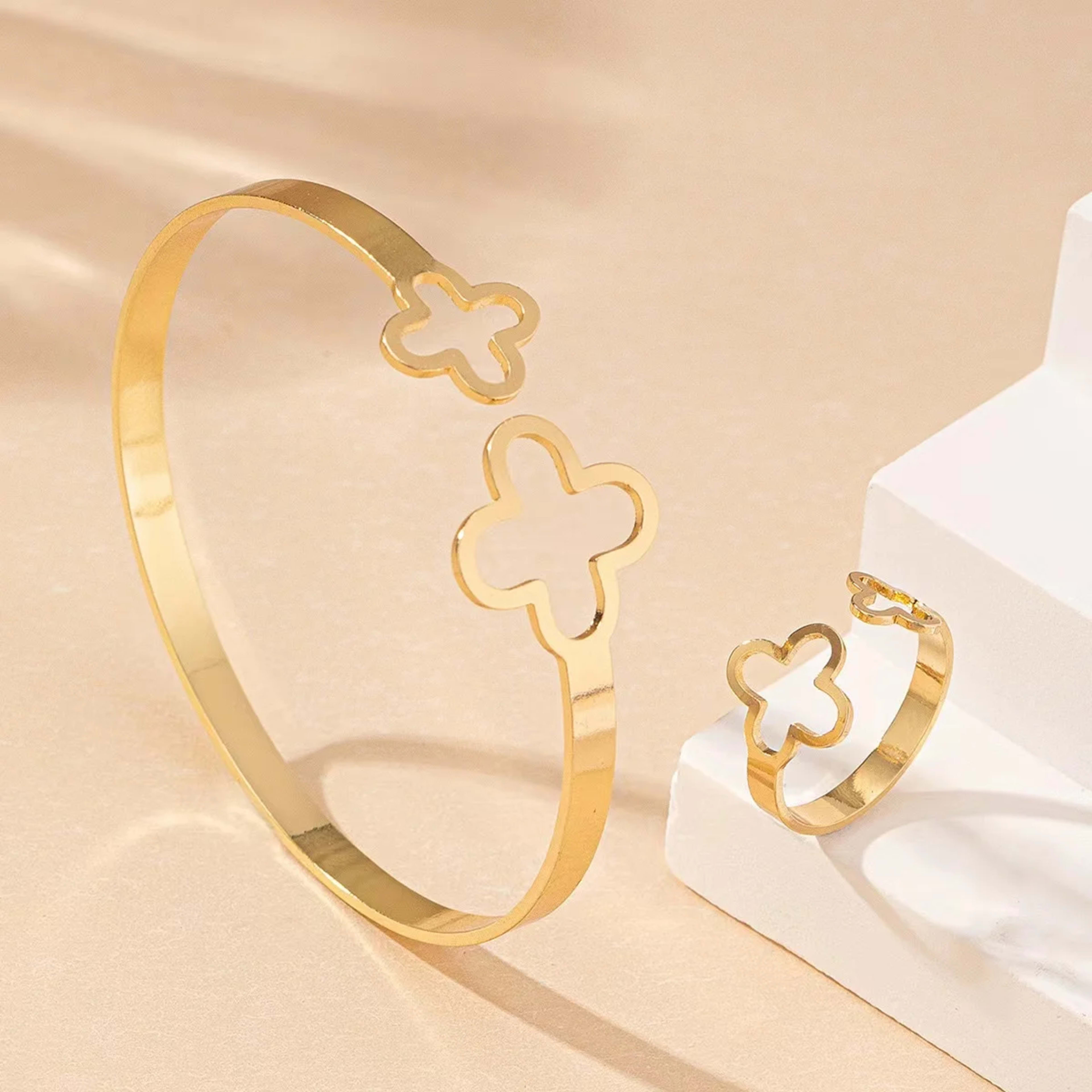 Women's Jewelry Set: Lucky Flower Bracelet and Ring, Suitable for Everyday Casual Wear and Vacation 3