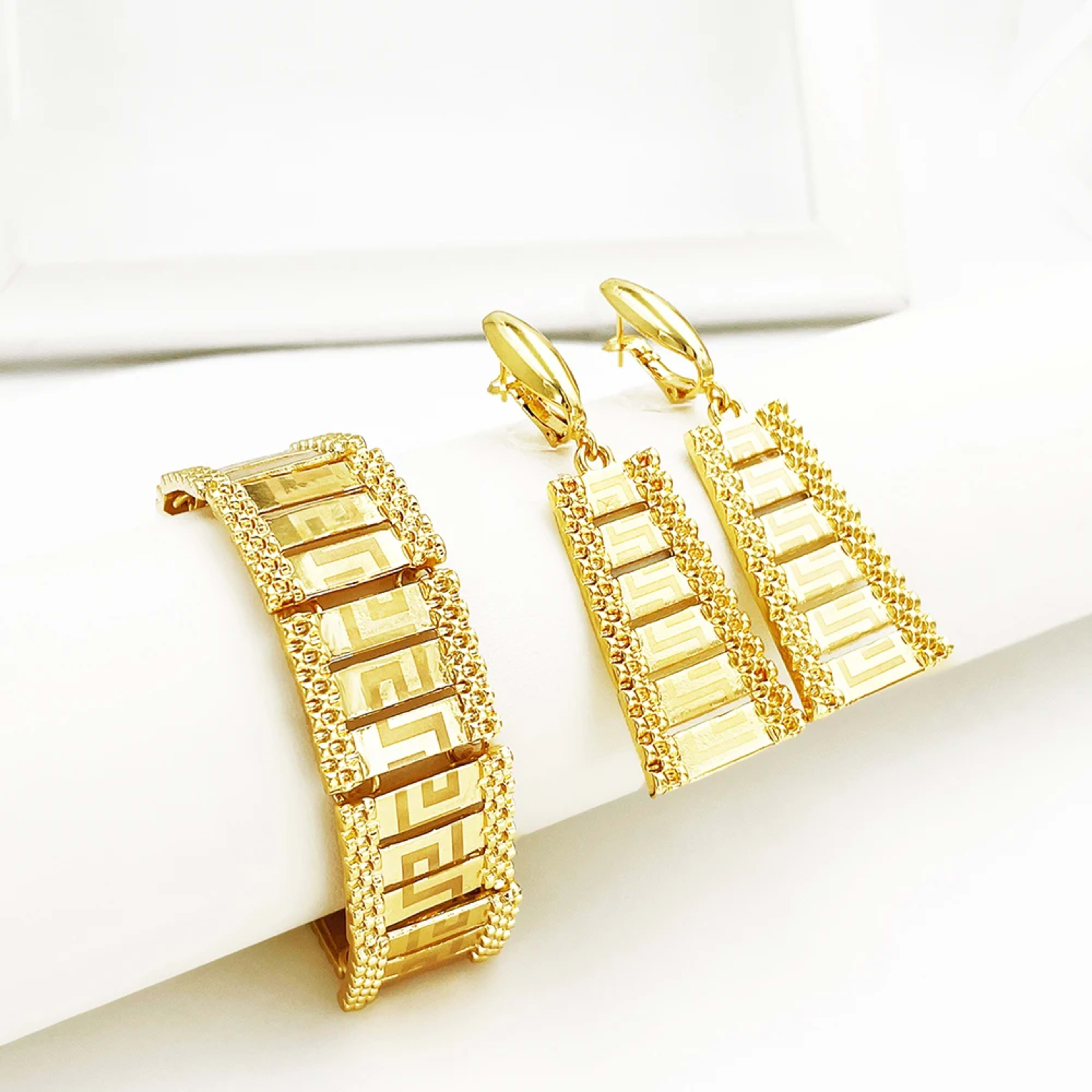 Dubai Jewelry Set Women Luxury Design High-end Gold Plated Necklace Bangle Earring Ring Daily Wear Accessory Ideal Gift 4