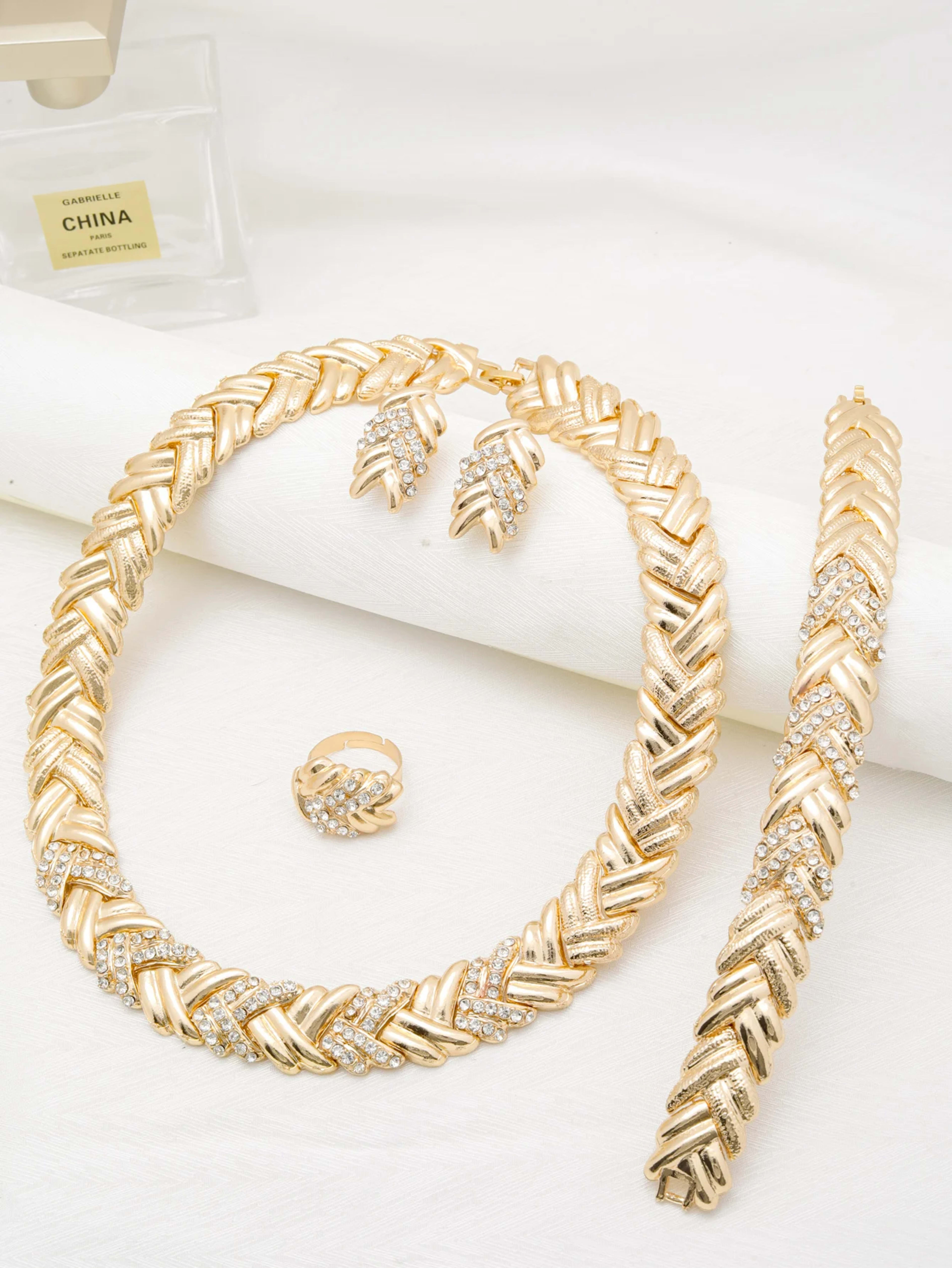 Dubai Jewelry Set For Woman 18K Gold Plated Luxury Necklace Earrings Bracelet and Ring Set Jewelry Wedding Party Trendin 2