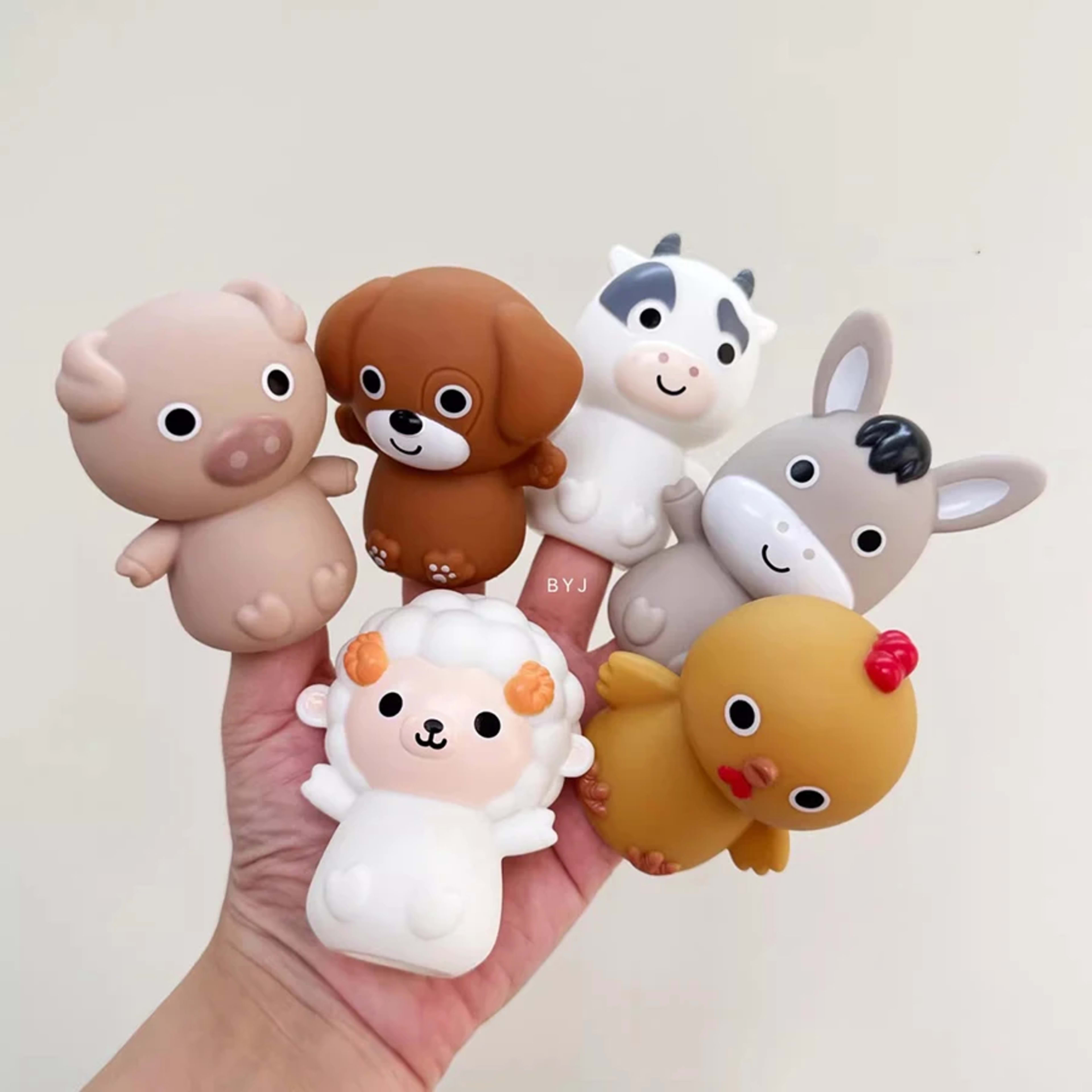 Baby Bath Toys Kids' Inertial Sliding Animal Car Soft Squishy Finger Toys Summer Play Water Toy for Children Kid 2 3 4 5 5