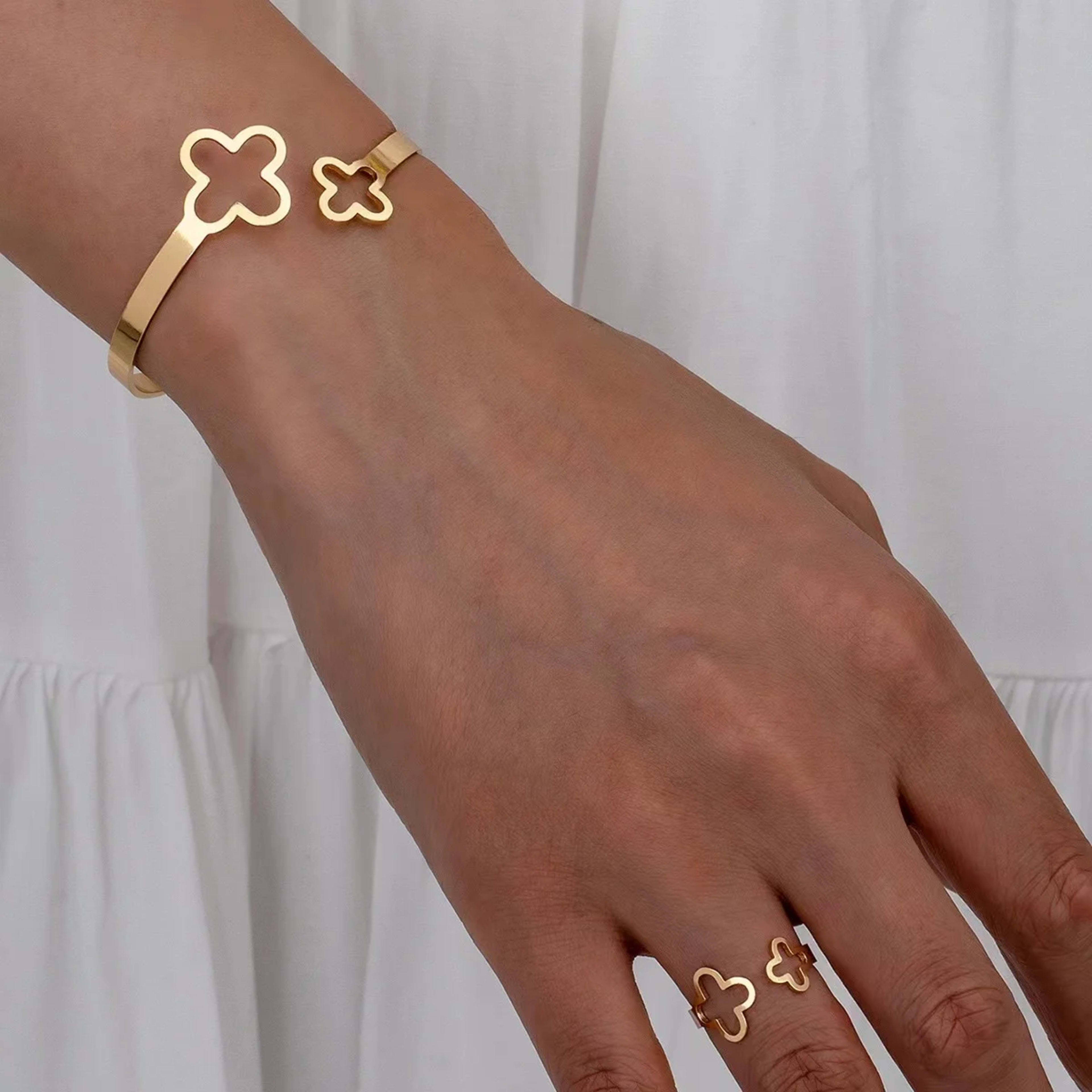 Women's Jewelry Set: Lucky Flower Bracelet and Ring, Suitable for Everyday Casual Wear and Vacation 1