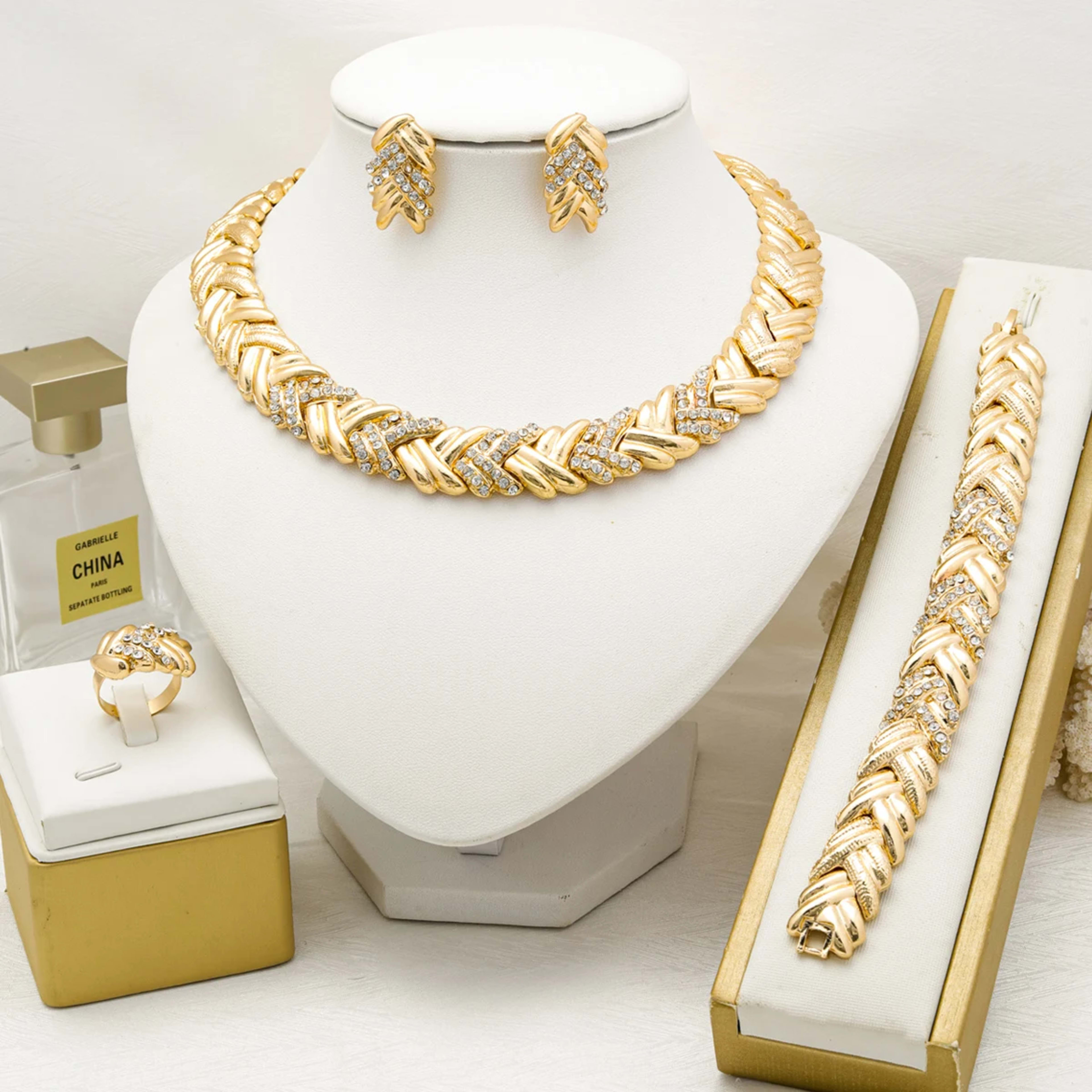 Dubai Jewelry Set For Woman 18K Gold Plated Luxury Necklace Earrings Bracelet and Ring Set Jewelry Wedding Party Trendin 1