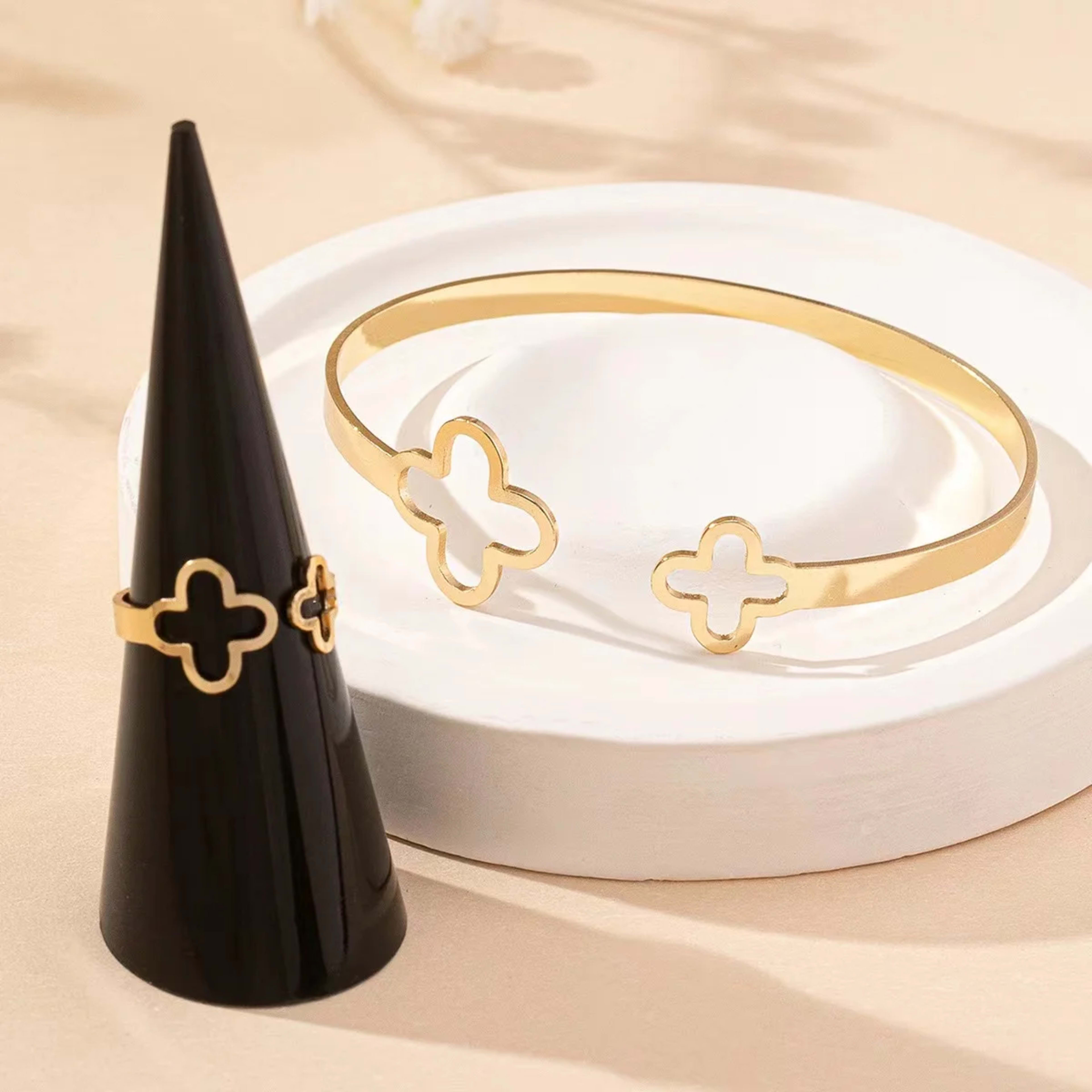 Women's Jewelry Set: Lucky Flower Bracelet and Ring, Suitable for Everyday Casual Wear and Vacation 2