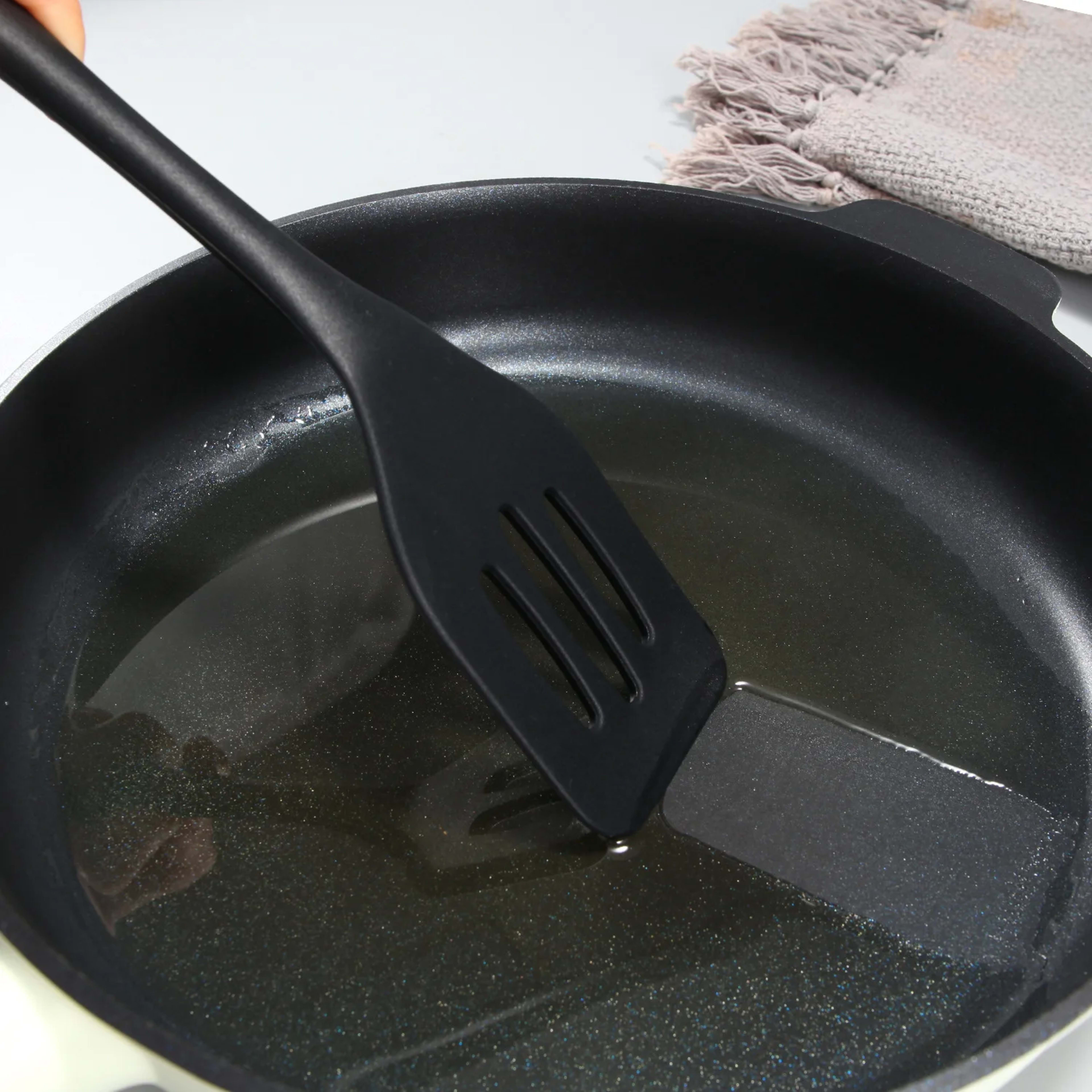 Kitchen Silicone Turners Gadgets Spatula Egg Fish Frying Pan Scoop Fried Shovel Slotted Turners Kitchen Tools Cooking Ut 3