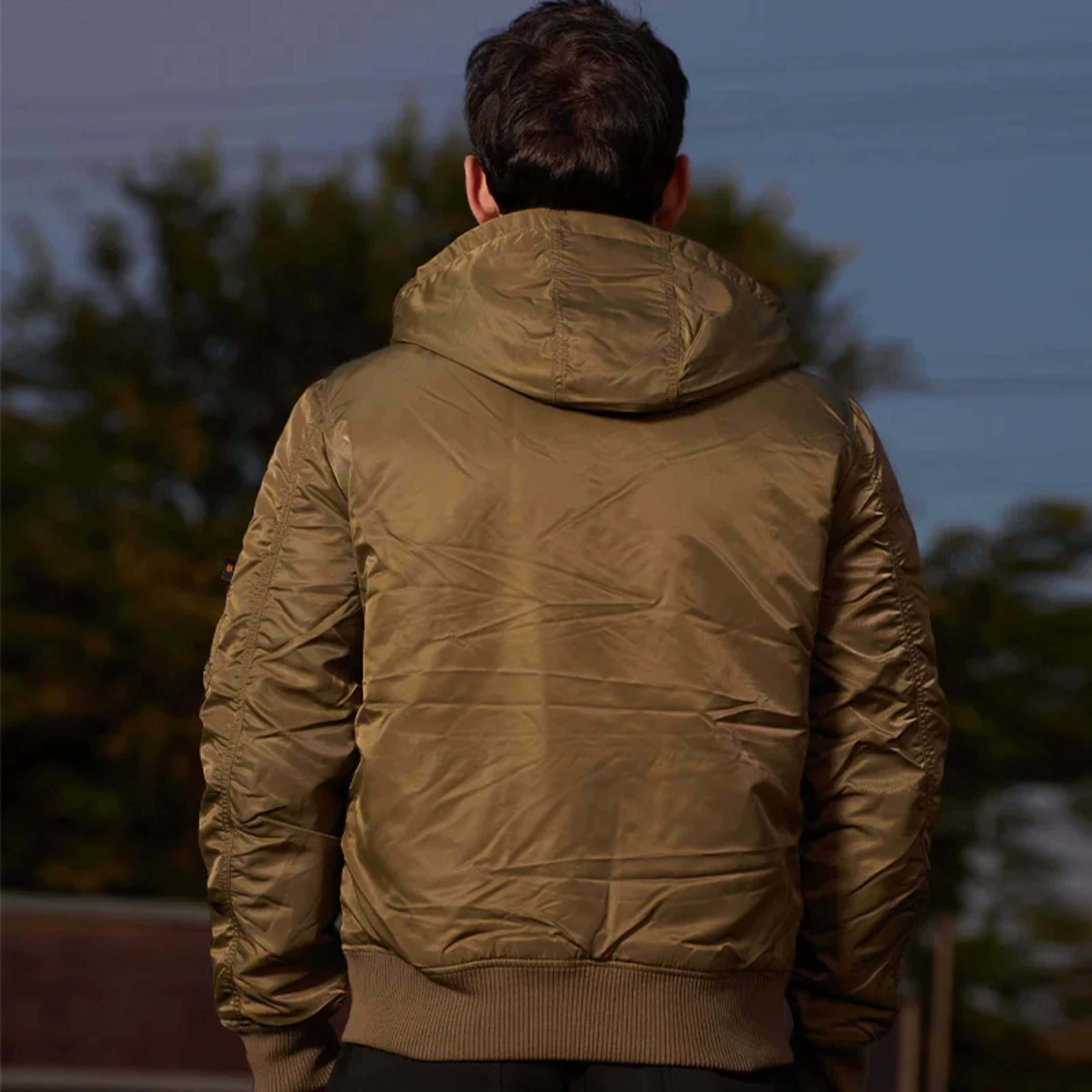 Men's winter jacket is very stylish waterproof and windproof, thickened with padded 3