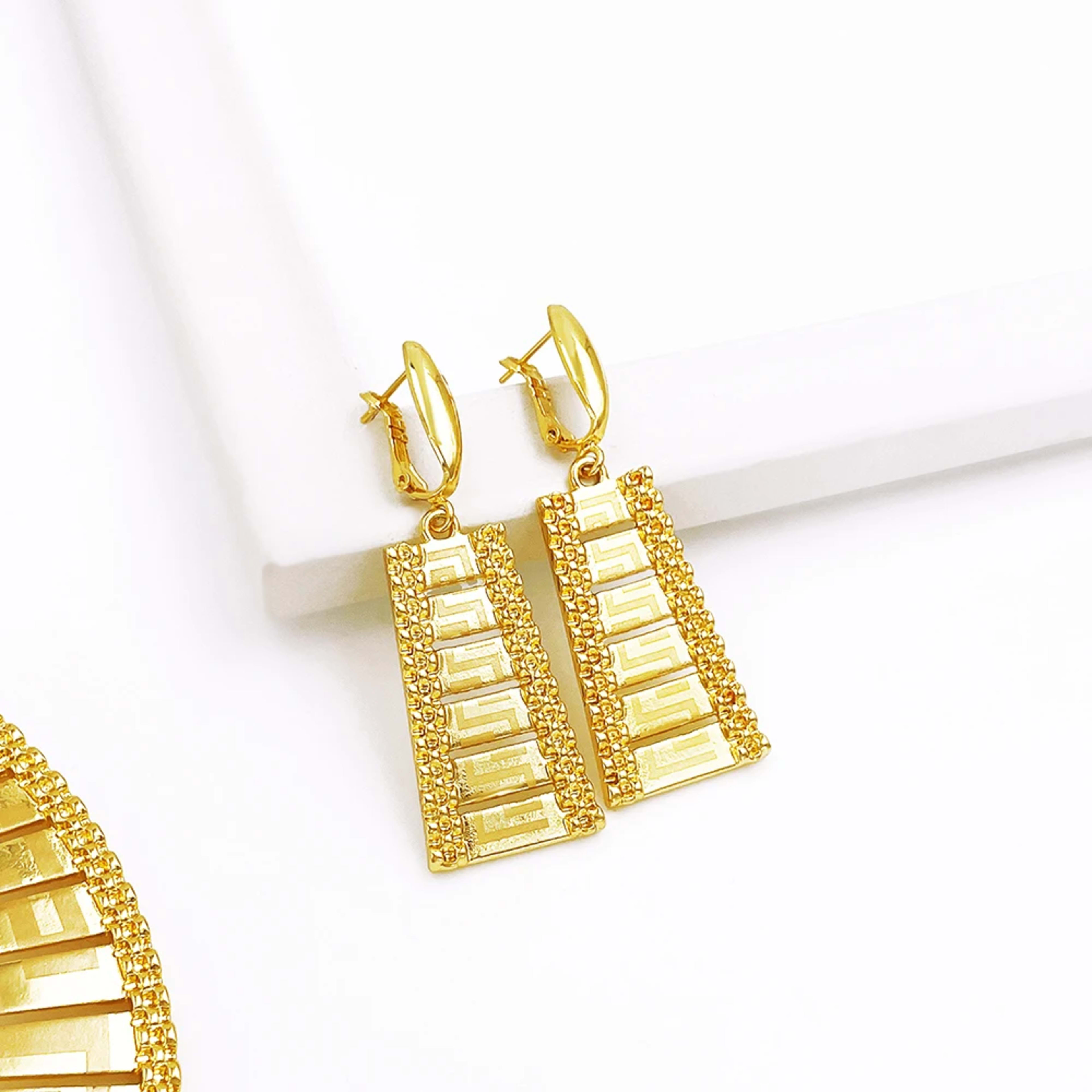 Dubai Jewelry Set Women Luxury Design High-end Gold Plated Necklace Bangle Earring Ring Daily Wear Accessory Ideal Gift 5
