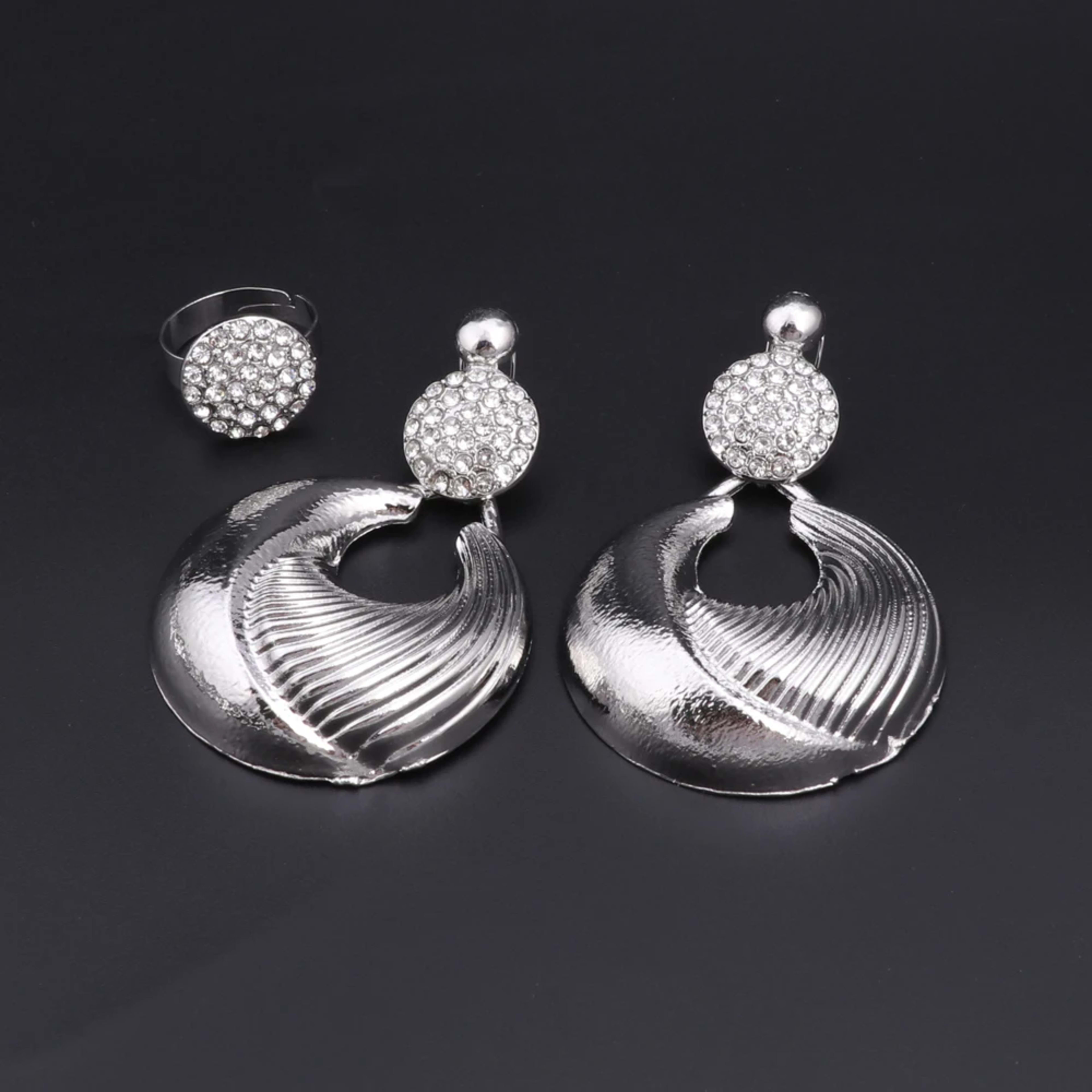 Dubai Jewelry Set For Women Silver Plated Luxury Necklace Earrings Bracelet And Ring Set Jewelry For Wedding Party Trend 4