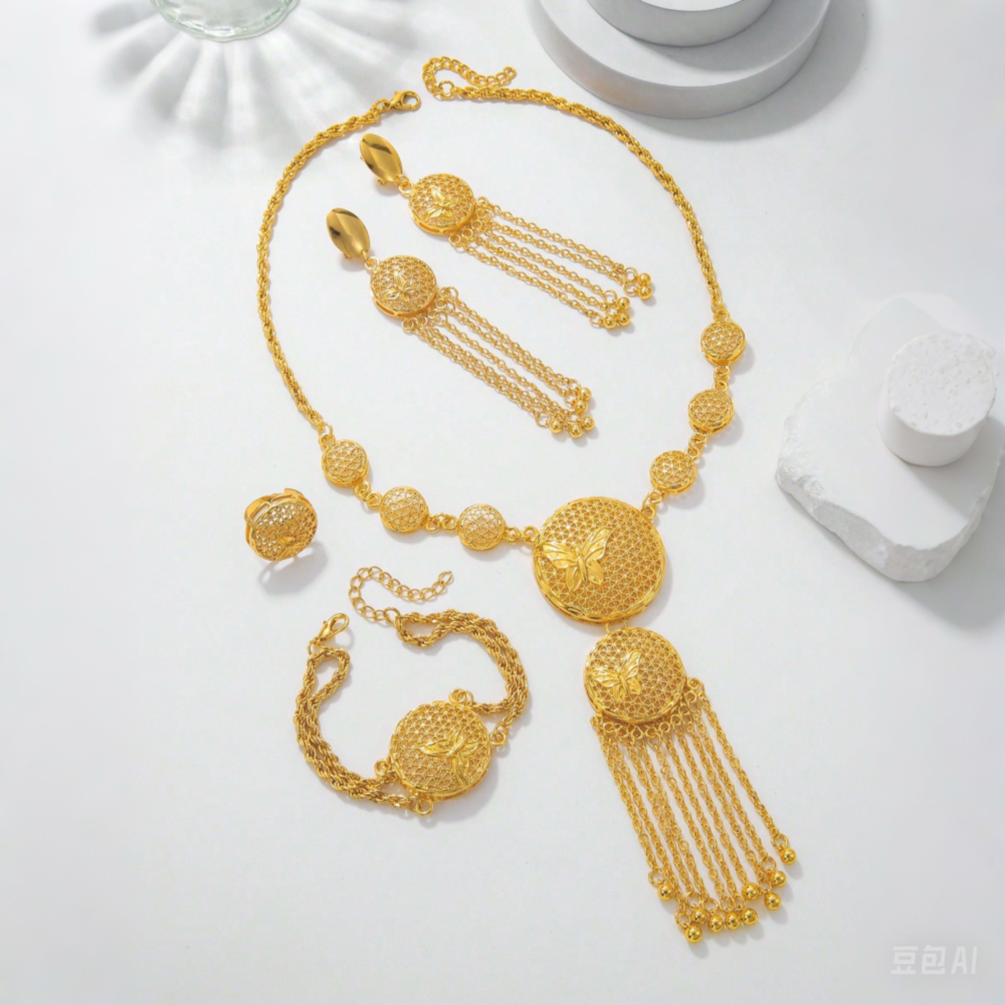1 Set Of Fashionable And Gorgeous Butterfly Middle East Set, Wedding Decoration Necklace, Earrings, Bracelets, Ring Set  4