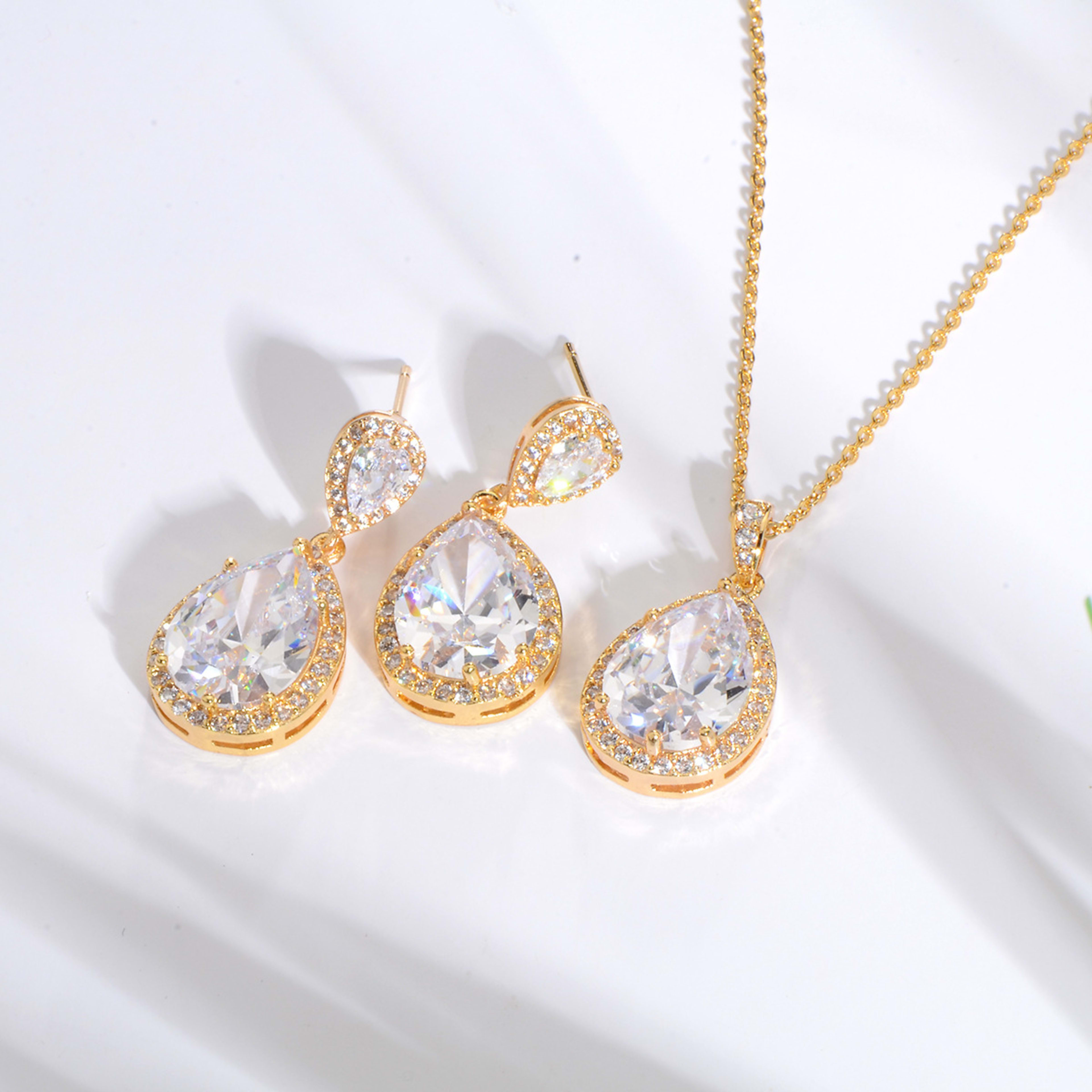Bright Big Zircon Water Drops Necklace Eardrops Suit Bride Wedding Jewelry Simple Graceful 11
