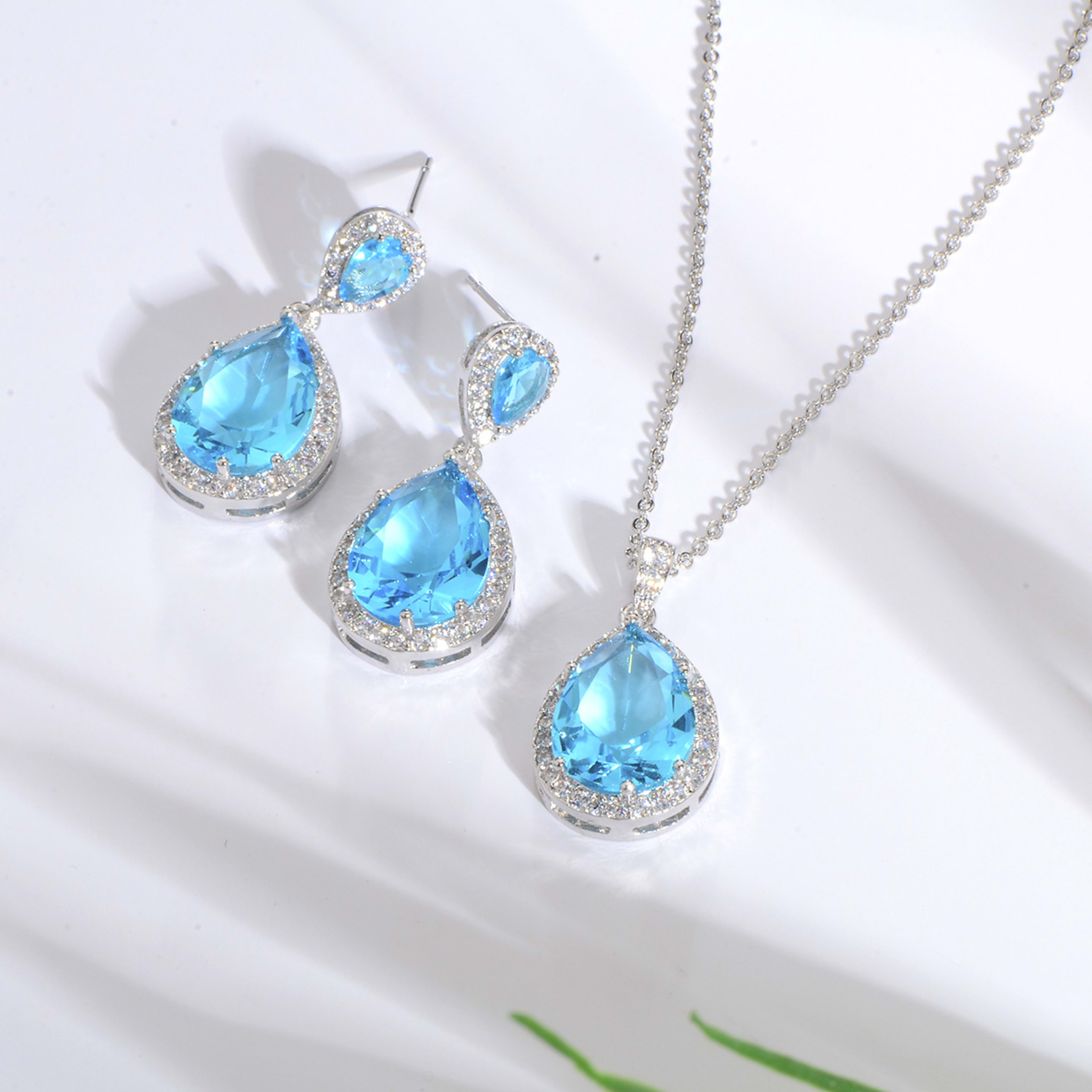 Bright Big Zircon Water Drops Necklace Eardrops Suit Bride Wedding Jewelry Simple Graceful 8
