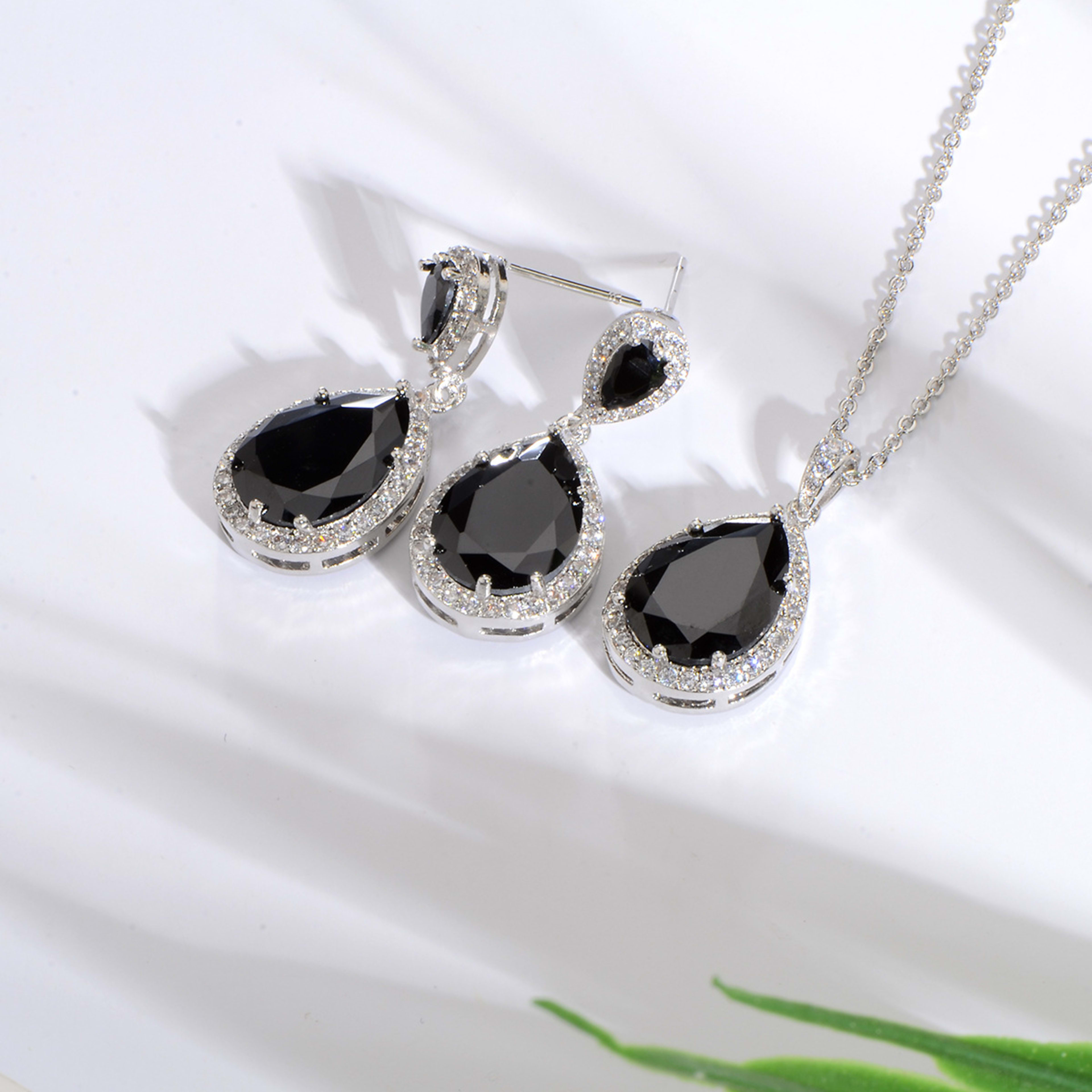 Bright Big Zircon Water Drops Necklace Eardrops Suit Bride Wedding Jewelry Simple Graceful 25