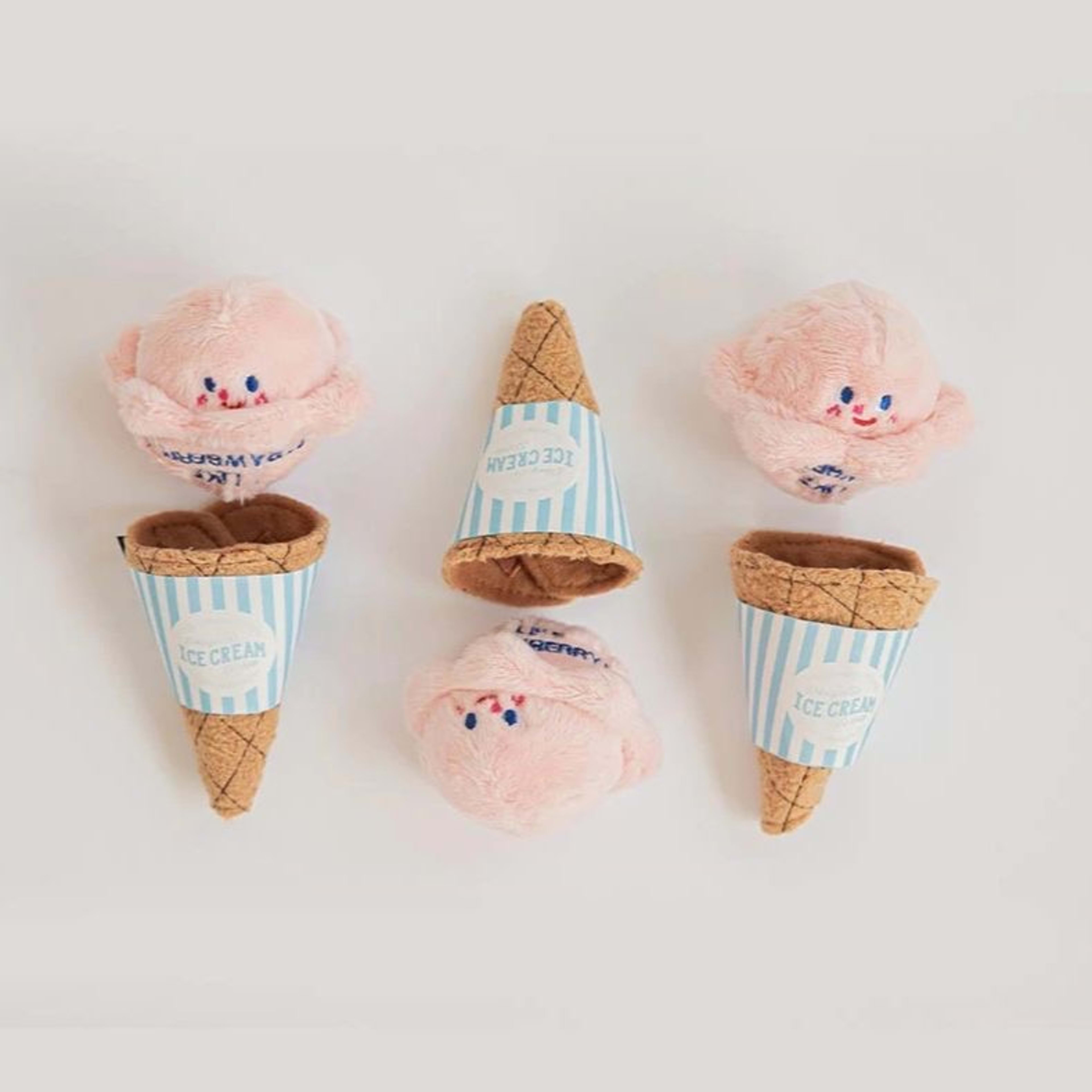 Pets Can Smell And Make Sounds To Relieve Boredom By Grinding Their Teeth. Paper Dogs And Cats Hide Ice Cream Toys