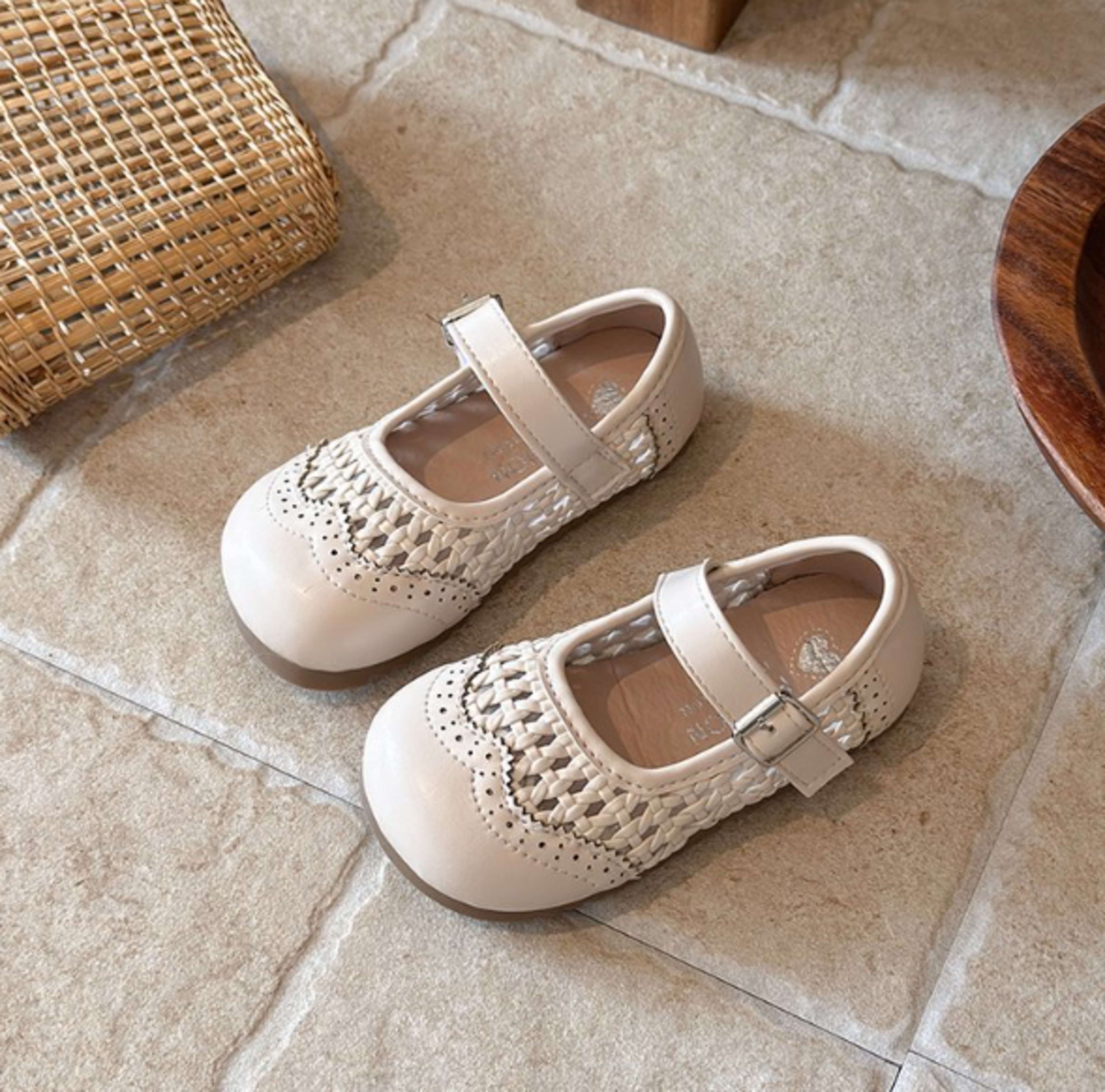 2026 Spring Summer New Korean Style Girls Hollow Out Leather Sandals, Woven Style Princess Shoes, Kids Soft Sole Breatha