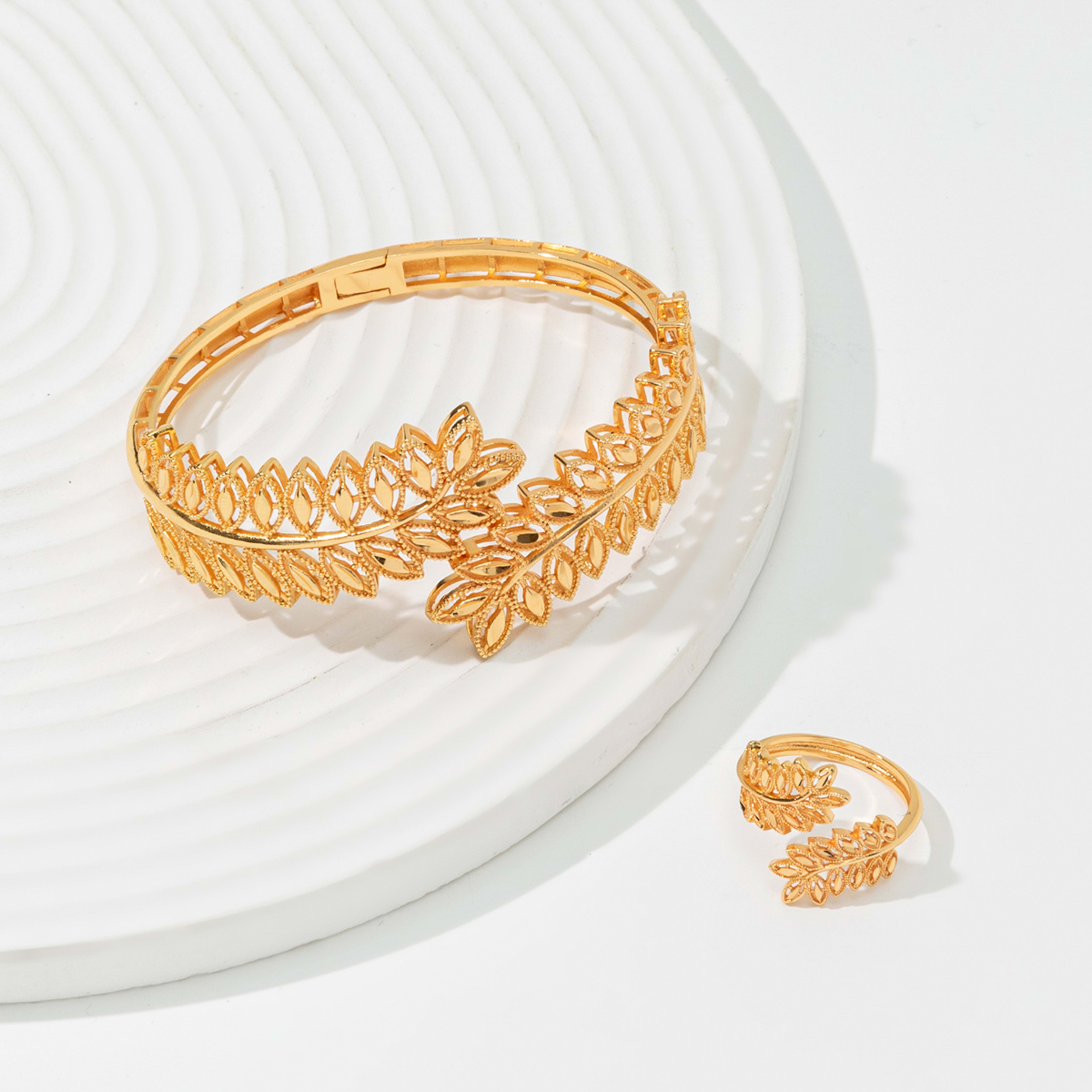 2cpsVintage Wheat Ear Leaf Gold Bracelet With An Open Ring, Worn By Women In Dubai, Africa For Daily Festivals, Wedding 