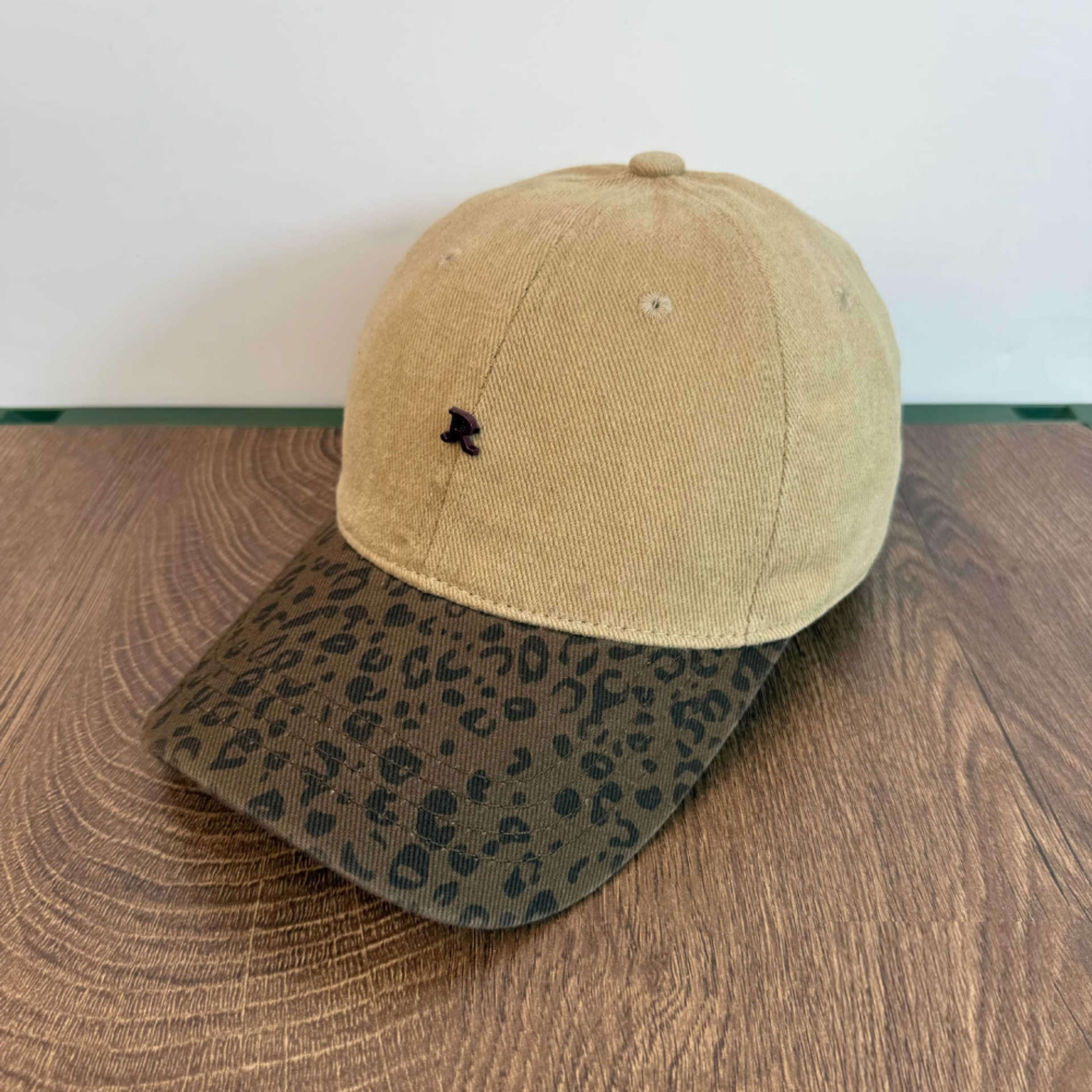 Men's And Women's Identical Quilted Leopard Print Brimmed Baseball Cap With R Logo - Retro Street Style, Suitable For Ou 3