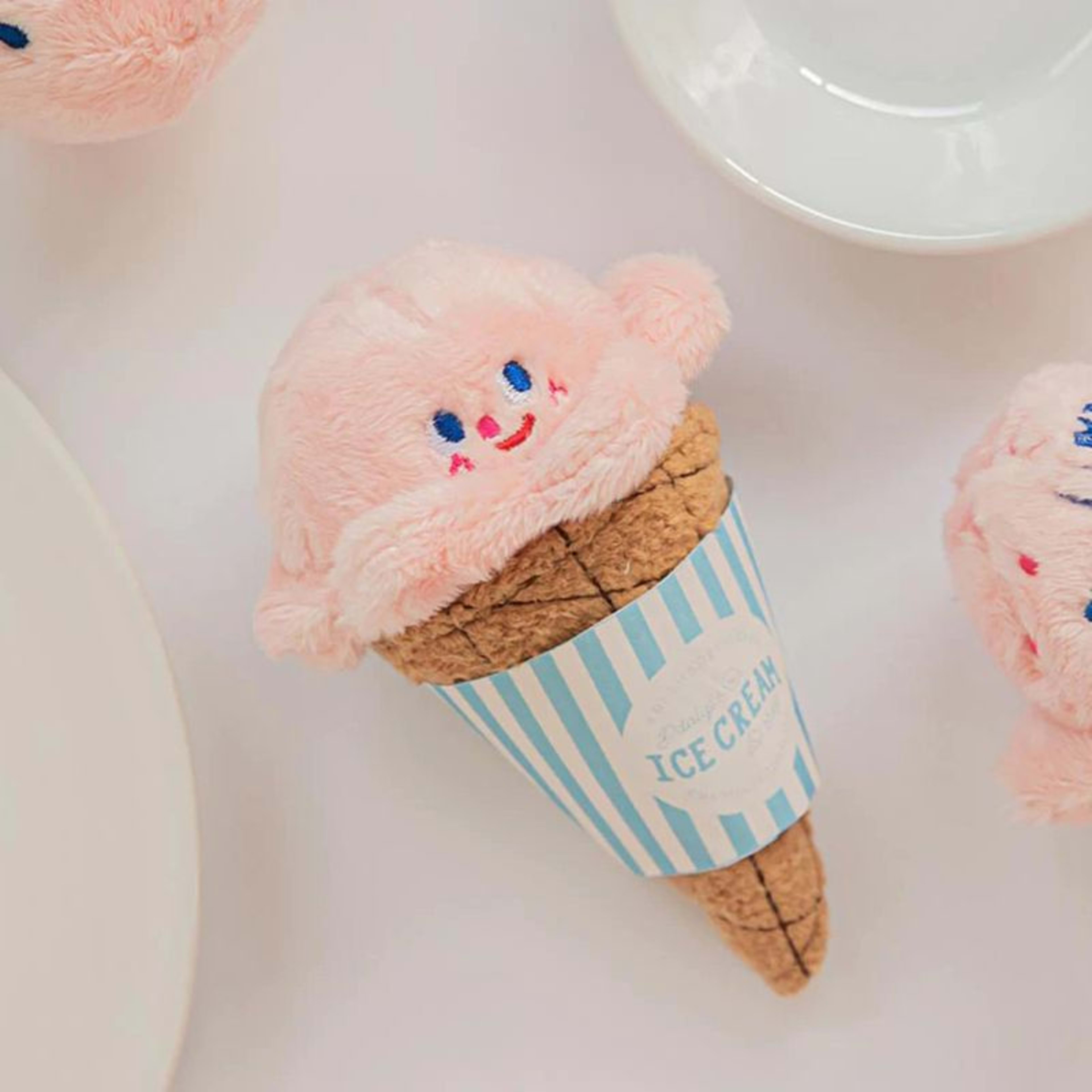 Pets Can Smell And Make Sounds To Relieve Boredom By Grinding Their Teeth. Paper Dogs And Cats Hide Ice Cream Toys 6