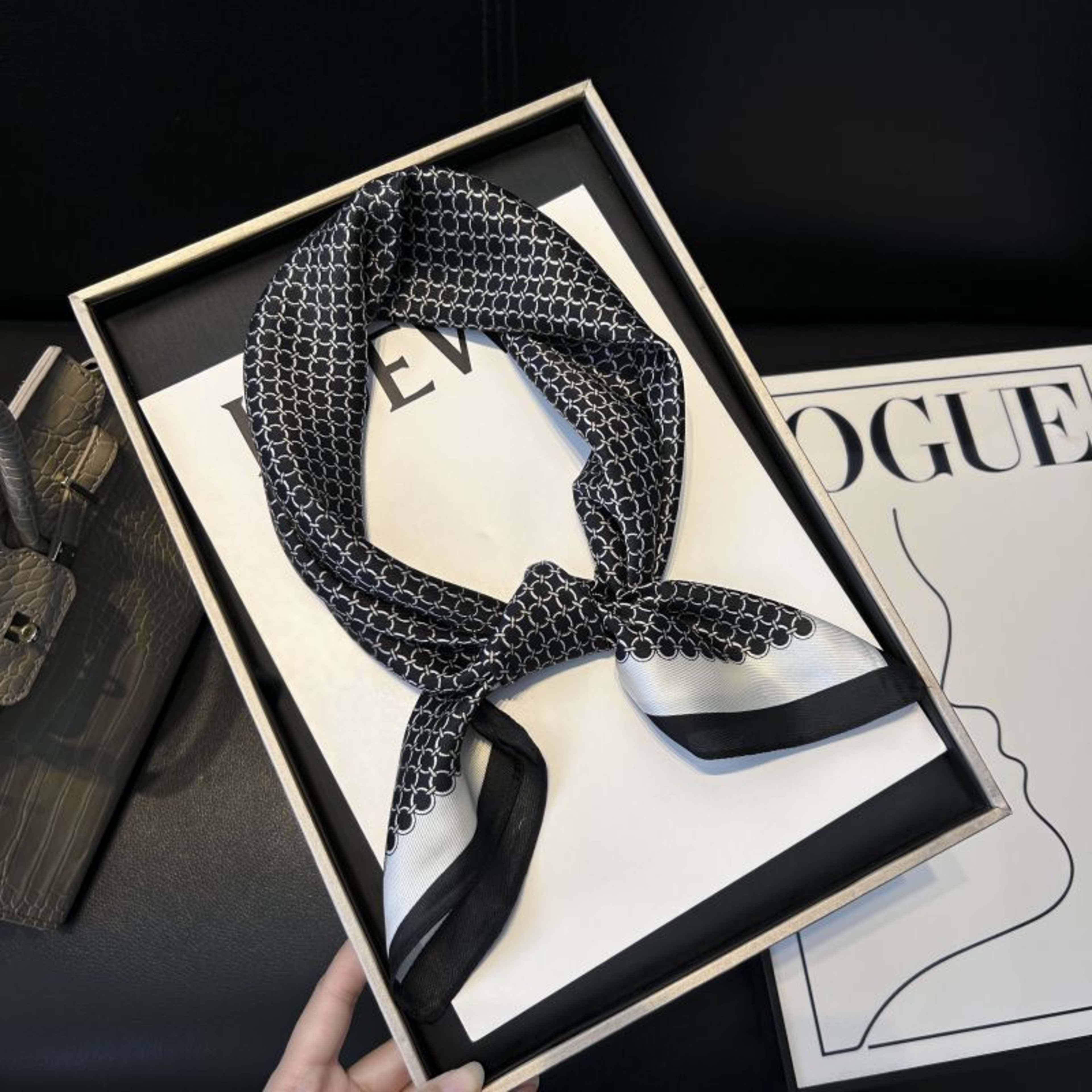 New High-end Twill Silk-look Square Scarf 95