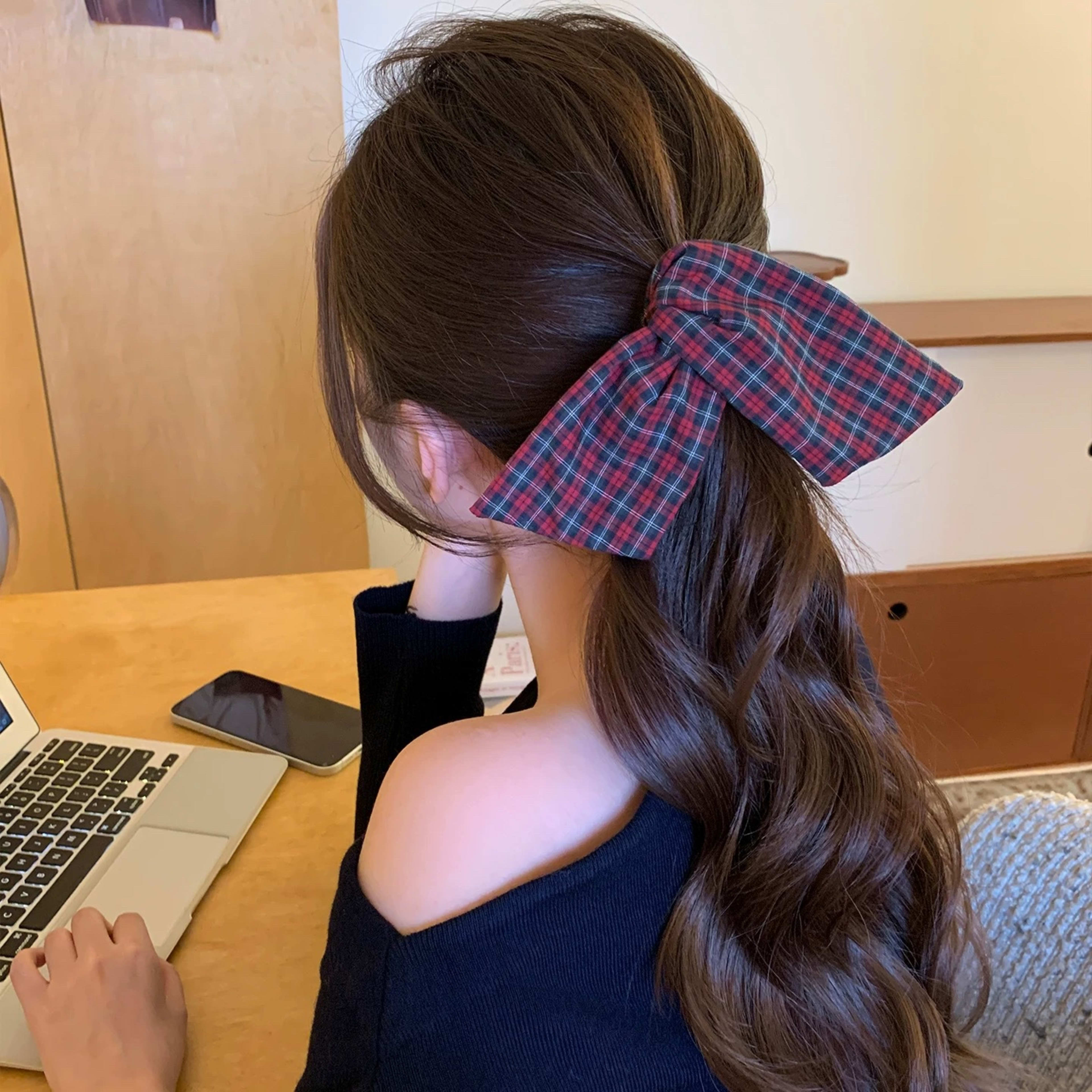Elegant Sophisticated Bun-style Ponytail Clip For The Back Of The Head 10