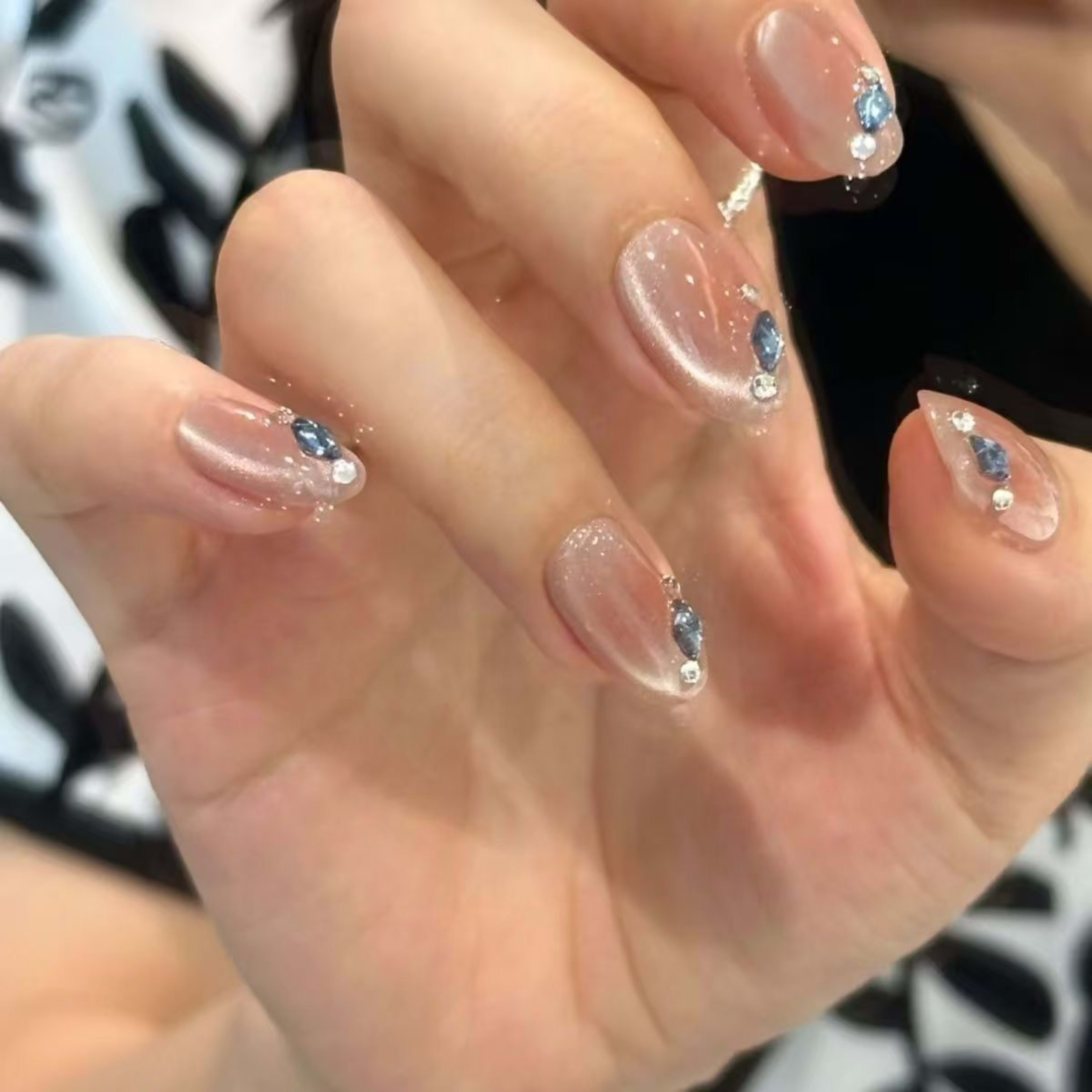 Cat Eye Flash Nail Art Elegant And Fair
