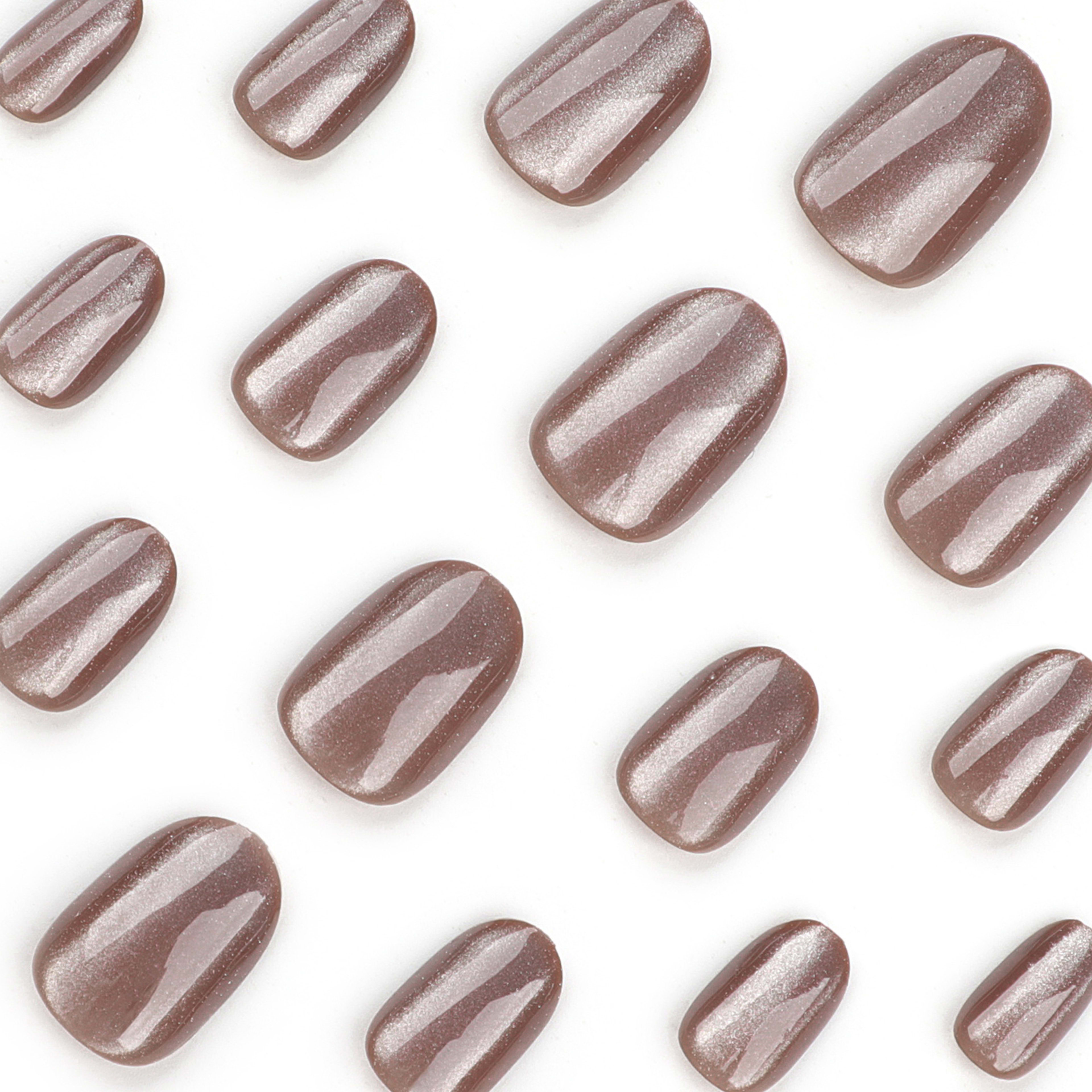 Short Round Deep Brown Solid-color Nail Tips That Brighten The Skin And Feature A Cat-eye Effect 5