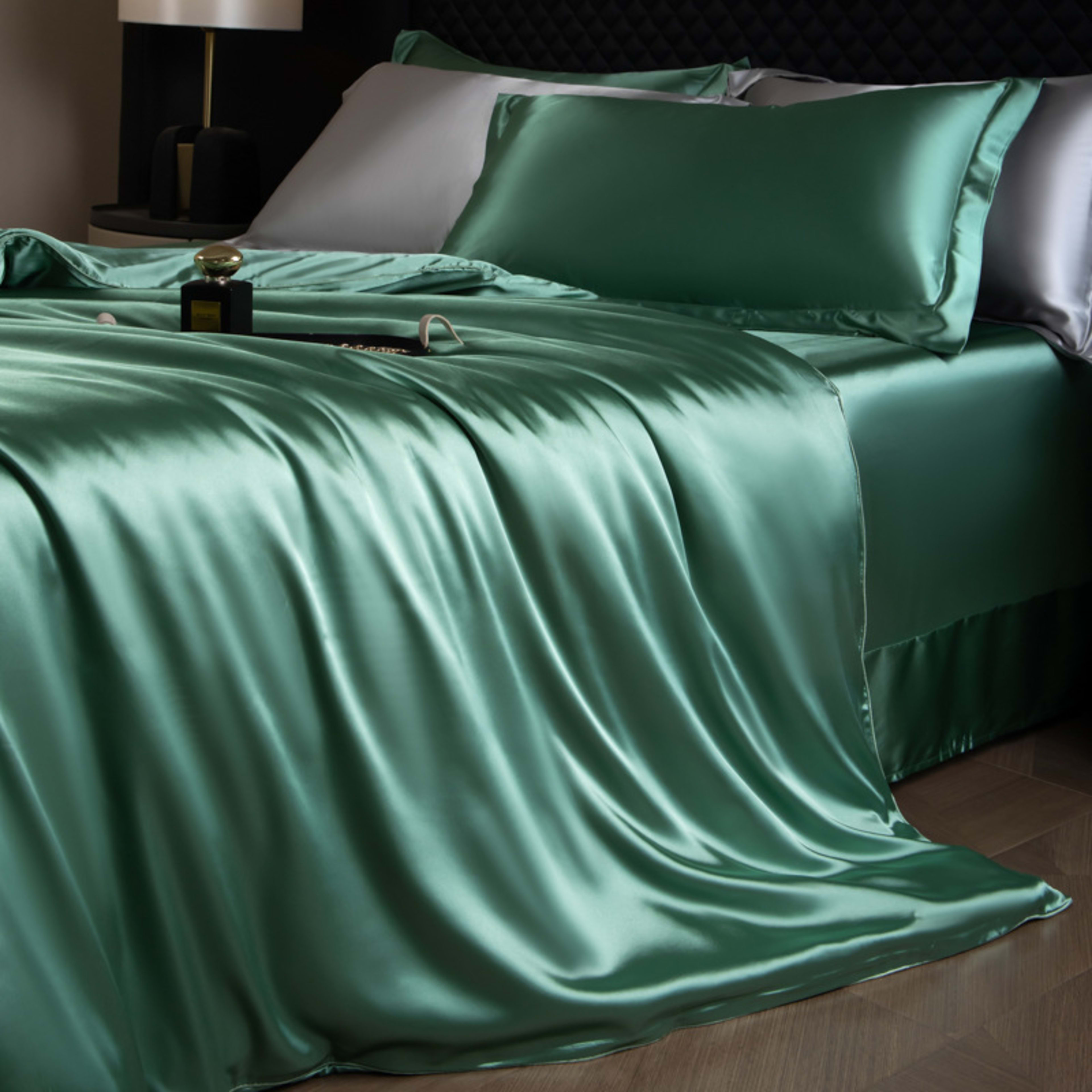 Luxury Real Double Sided Silk Naked-Sleep Duvet Cover Set 7