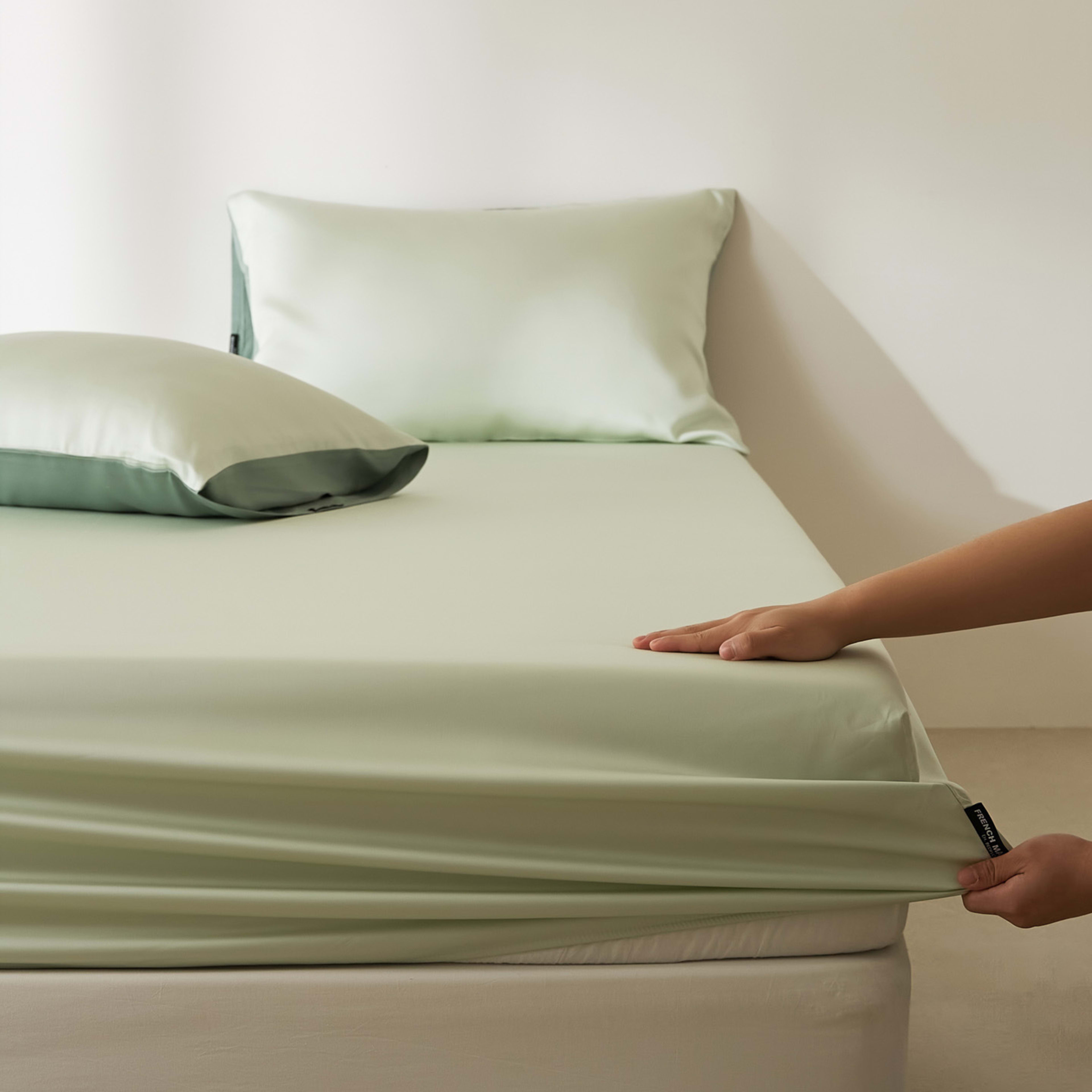 Solid-color Satin Cotton Bedspread Protector Cover 11