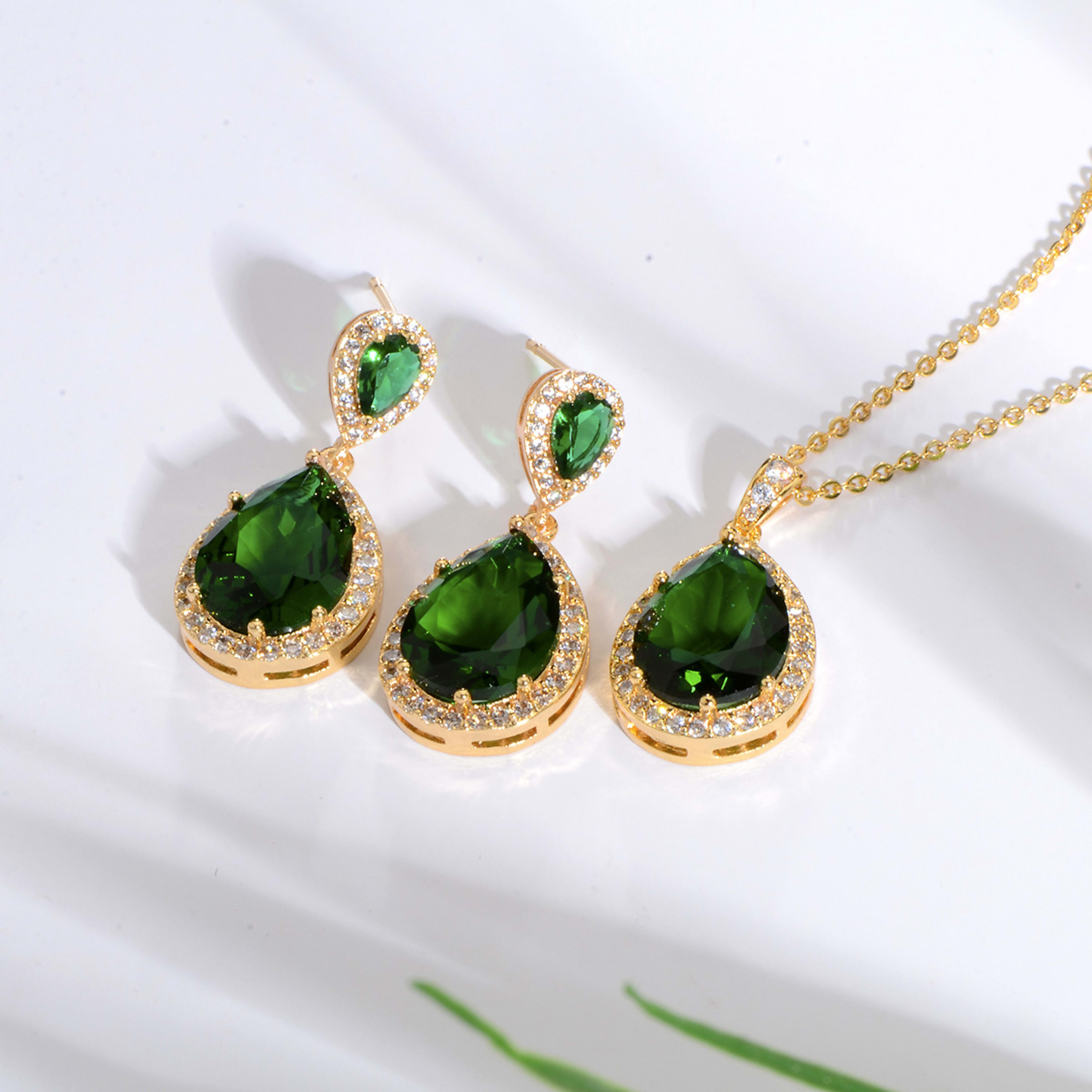 Bright Big Zircon Water Drops Necklace Eardrops Suit Bride Wedding Jewelry Simple Graceful 3