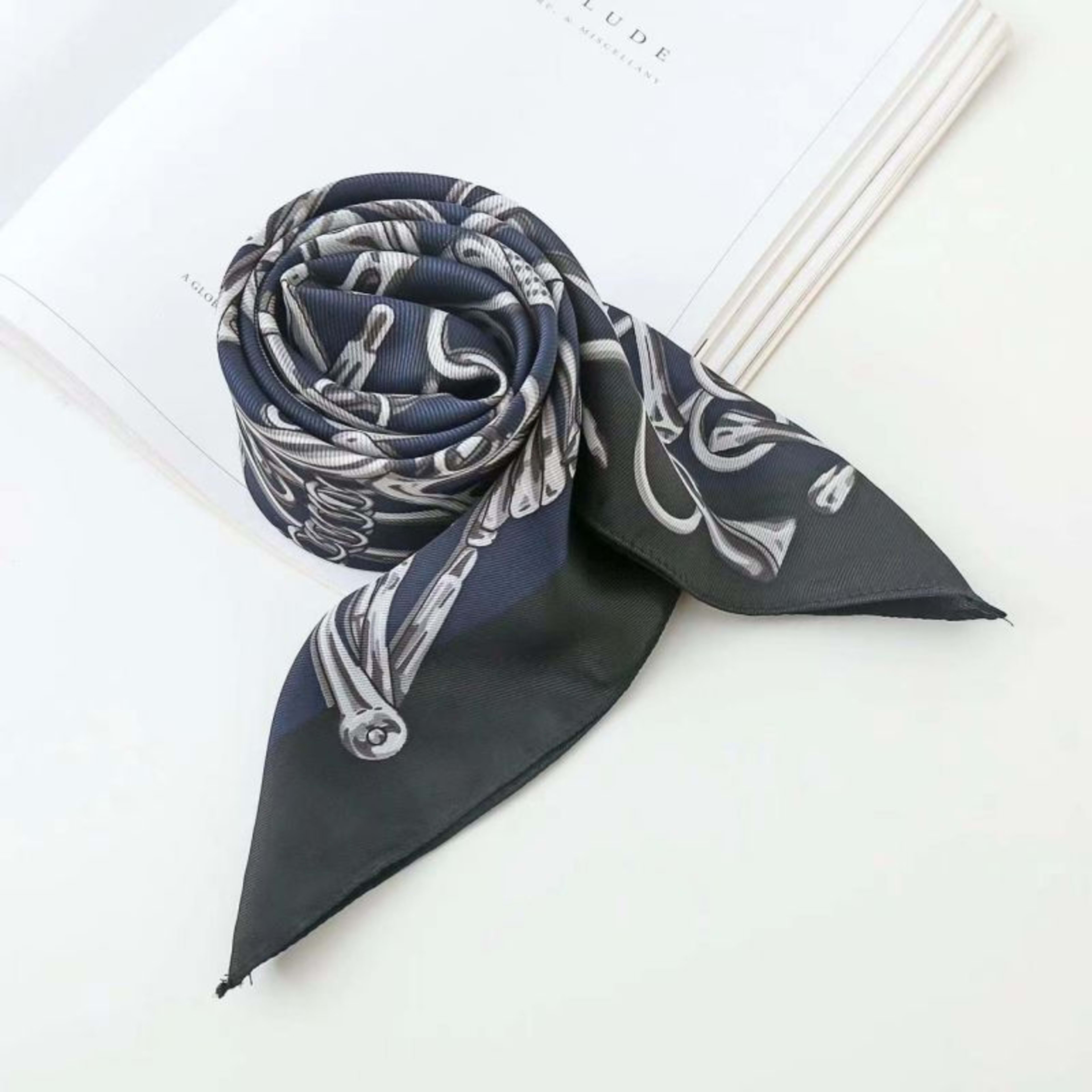New High-end Twill Silk-look Square Scarf 80