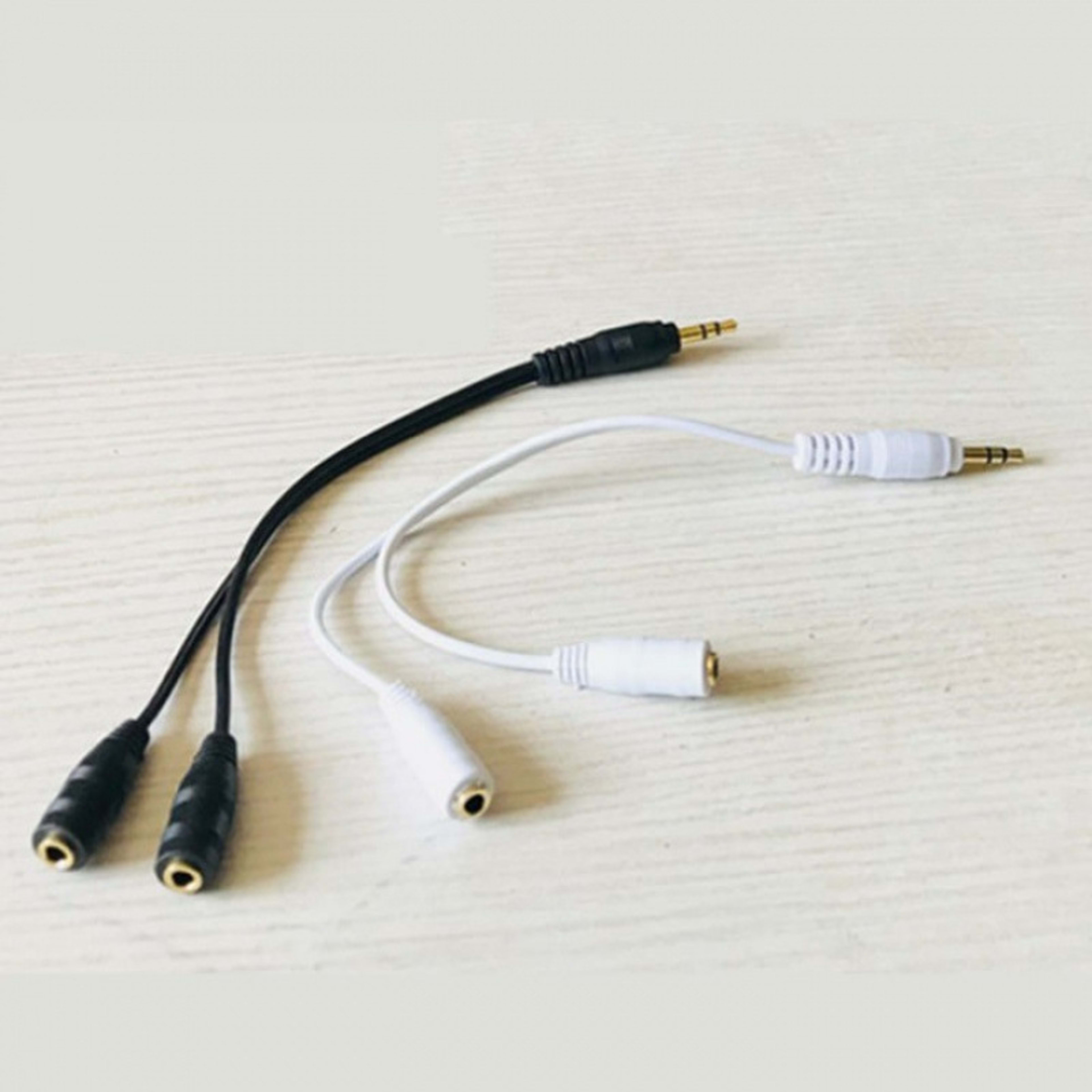 Gilded One-to-two Headphone Audio Cable Adapter 3